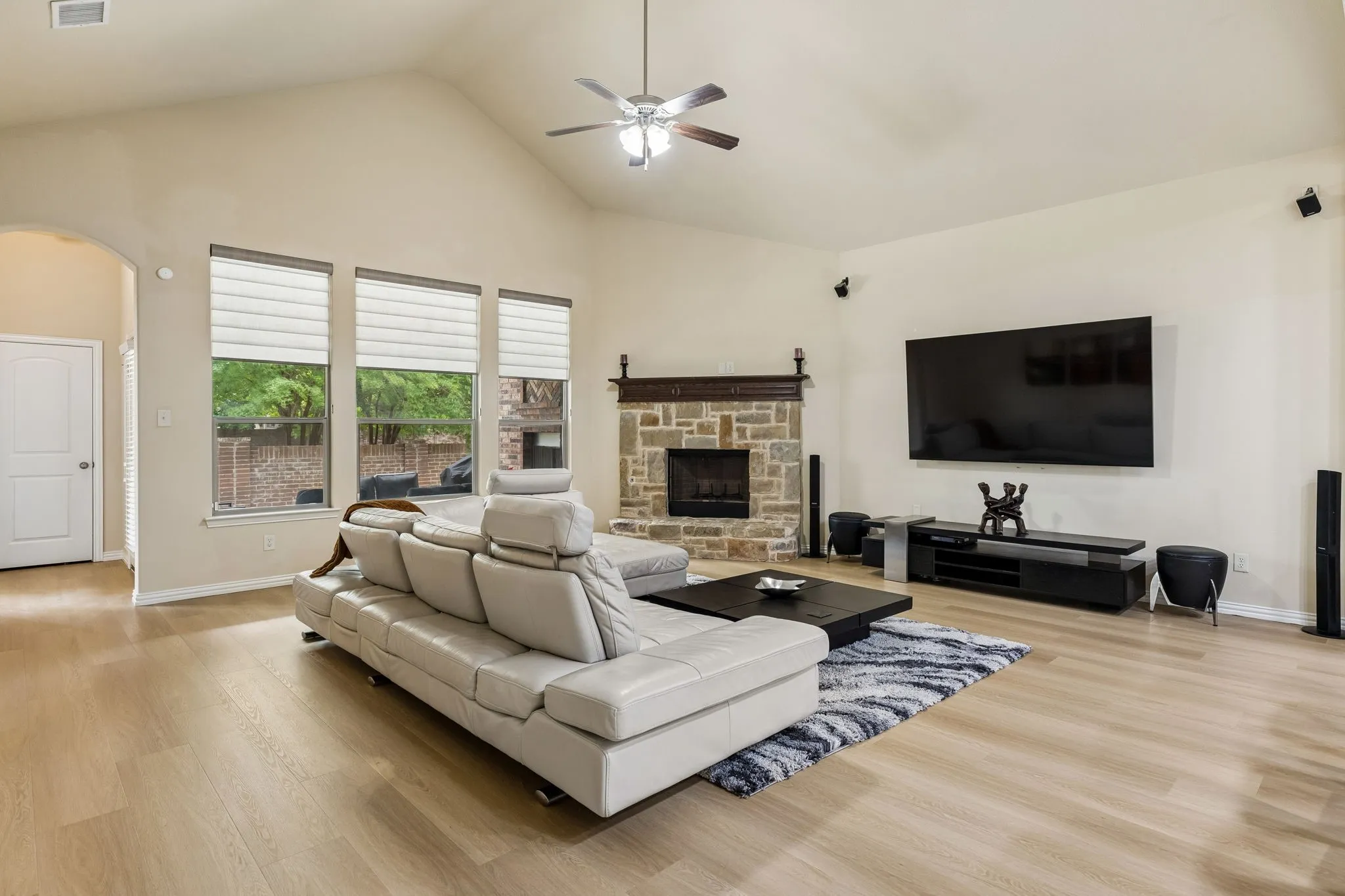 Single Family Residence For Sale in Rockwall County , 302 Phillips Court, Fate, Texas 75087, 4 Bedroom, 3 Bathroom, 3 Garage spaces, 3,426 Sqft, built in 2013, mls#21296056, Real Estate Agent in Fate, Homes For Sale in Rockwall county, Homes For Sale in Fate, Realtor in Fate Texas, Real Estate Brokerage Independent Realty Texas, Luminita Cordes Realtor