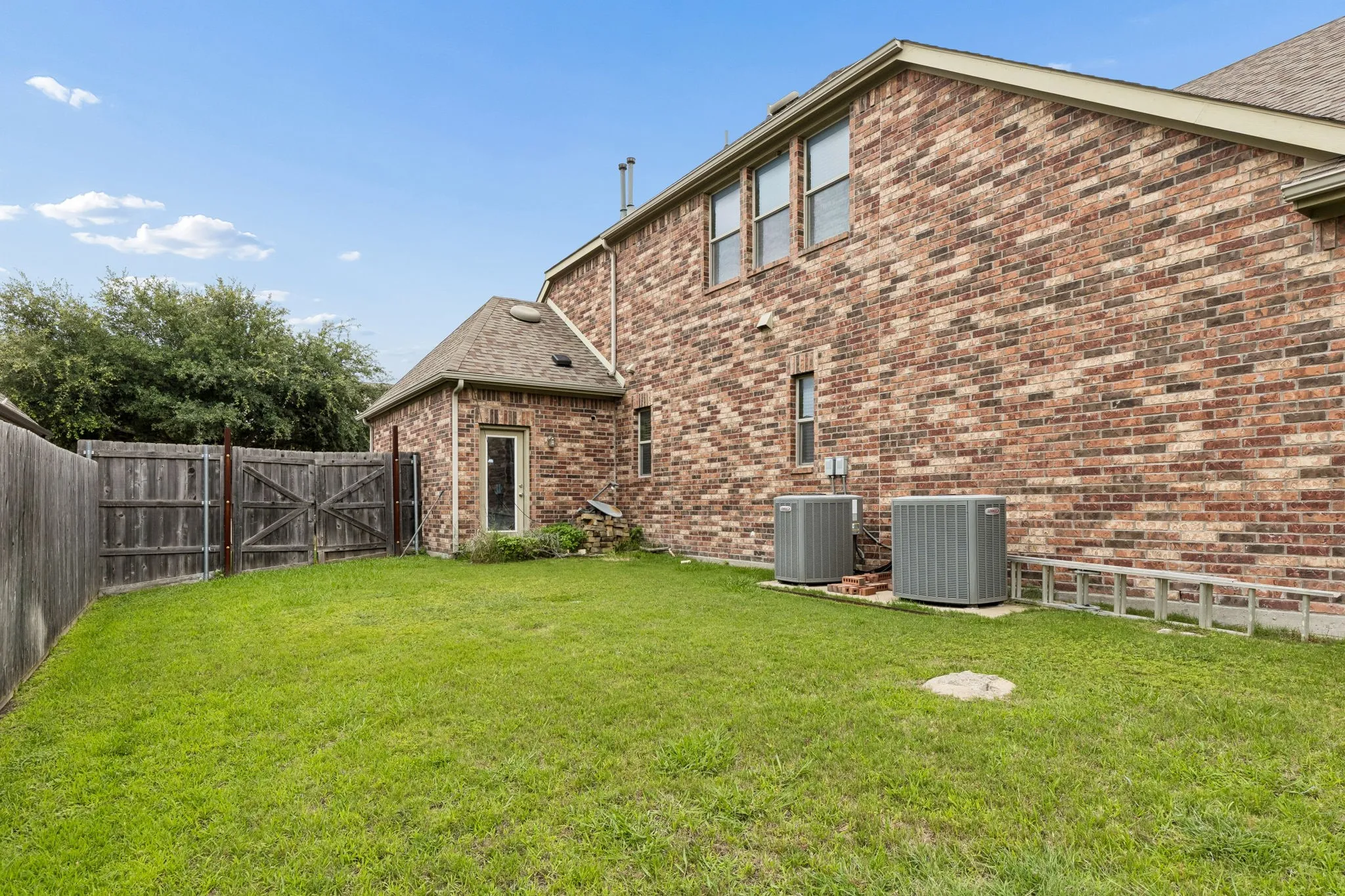 Single Family Residence For Sale in Rockwall County , 302 Phillips Court, Fate, Texas 75087, 4 Bedroom, 3 Bathroom, 3 Garage spaces, 3,426 Sqft, built in 2013, mls#21296056, Real Estate Agent in Fate, Homes For Sale in Rockwall county, Homes For Sale in Fate, Realtor in Fate Texas, Real Estate Brokerage Independent Realty Texas, Luminita Cordes Realtor