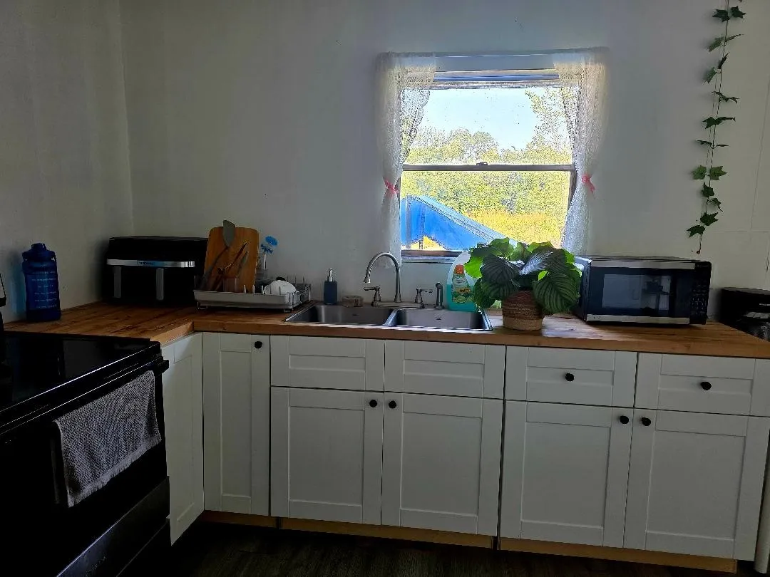 Single Family Residence For Sale in Limestone County , 602 Hewitt Street, Groesbeck, Texas 76642, 3 Bedroom, 1 Bathroom, Garage spaces, 1,200 Sqft, built in 1981, mls#21298980, Real Estate Agent in Groesbeck, Homes For Sale in Limestone county, Homes For Sale in Groesbeck, Realtor in Groesbeck Texas, Real Estate Brokerage Independent Realty Texas, Luminita Cordes Realtor