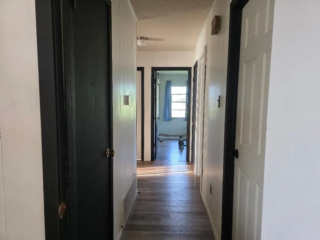Single Family Residence For Sale in Limestone County , 602 Hewitt Street, Groesbeck, Texas 76642, 3 Bedroom, 1 Bathroom, Garage spaces, 1,200 Sqft, built in 1981, mls#21298980, Real Estate Agent in Groesbeck, Homes For Sale in Limestone county, Homes For Sale in Groesbeck, Realtor in Groesbeck Texas, Real Estate Brokerage Independent Realty Texas, Luminita Cordes Realtor