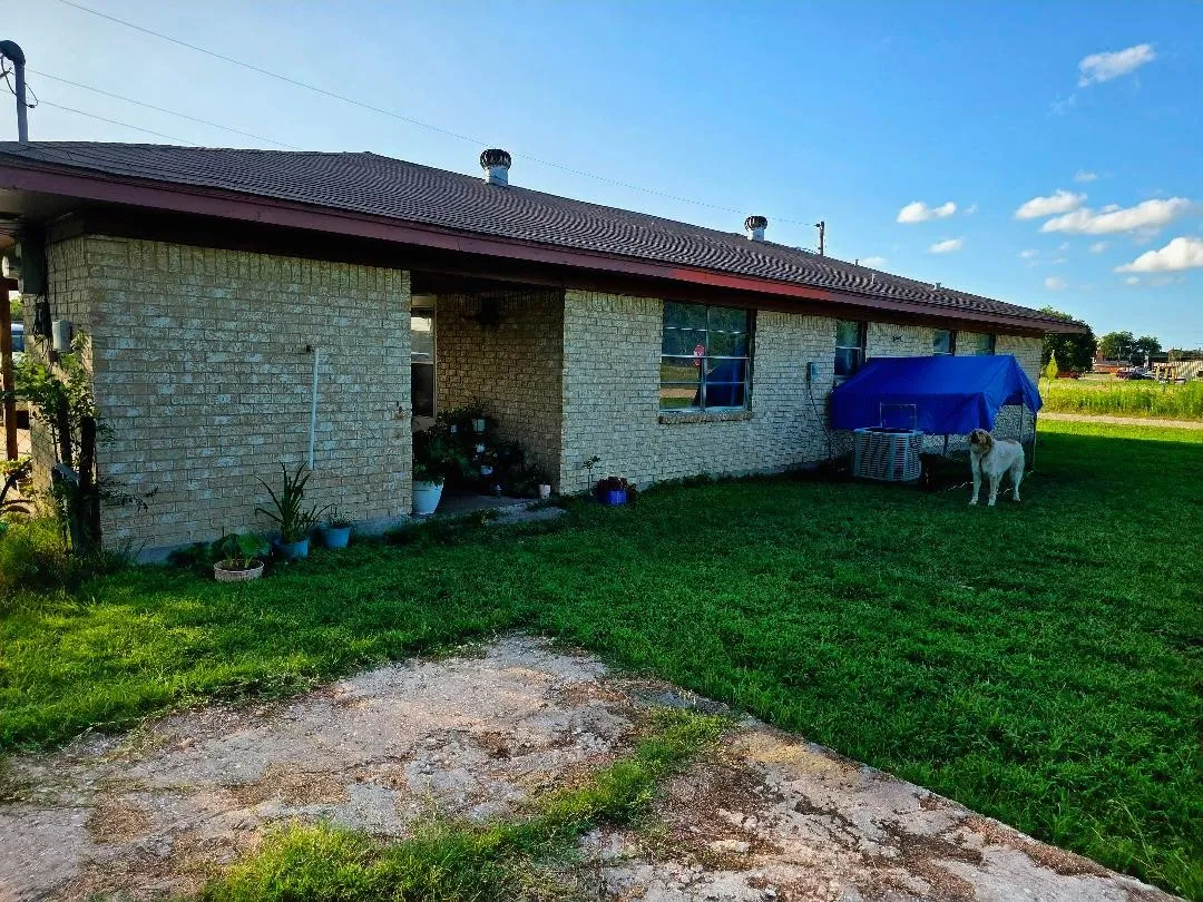 Single Family Residence For Sale in Limestone County , 602 Hewitt Street, Groesbeck, Texas 76642, 3 Bedroom, 1 Bathroom, Garage spaces, 1,200 Sqft, built in 1981, mls#21298980, Real Estate Agent in Groesbeck, Homes For Sale in Limestone county, Homes For Sale in Groesbeck, Realtor in Groesbeck Texas, Real Estate Brokerage Independent Realty Texas, Luminita Cordes Realtor