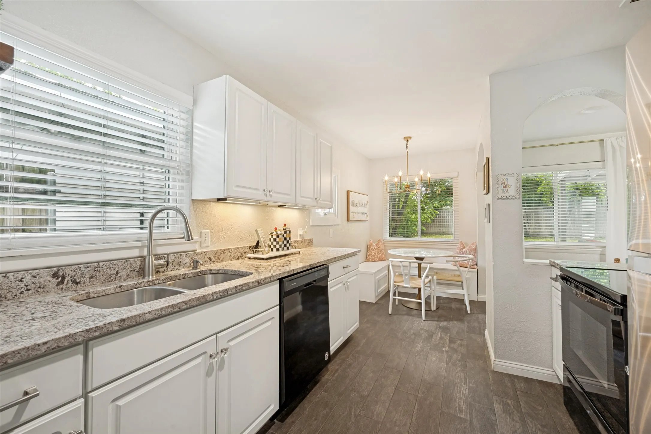 Single Family Residence For Sale in Tarrant County , 4504 Geddes Avenue, Fort Worth, Texas 76107, 2 Bedroom, 1 Bathroom, Garage spaces, 882 Sqft, built in 1952, Price $274,900, mls#21304309, Real Estate Agent in Fort Worth, Homes For Sale in Tarrant county, Homes For Sale in Fort Worth, Realtor in Fort Worth Texas, Real Estate Brokerage Independent Realty Texas, Luminita Cordes Realtor