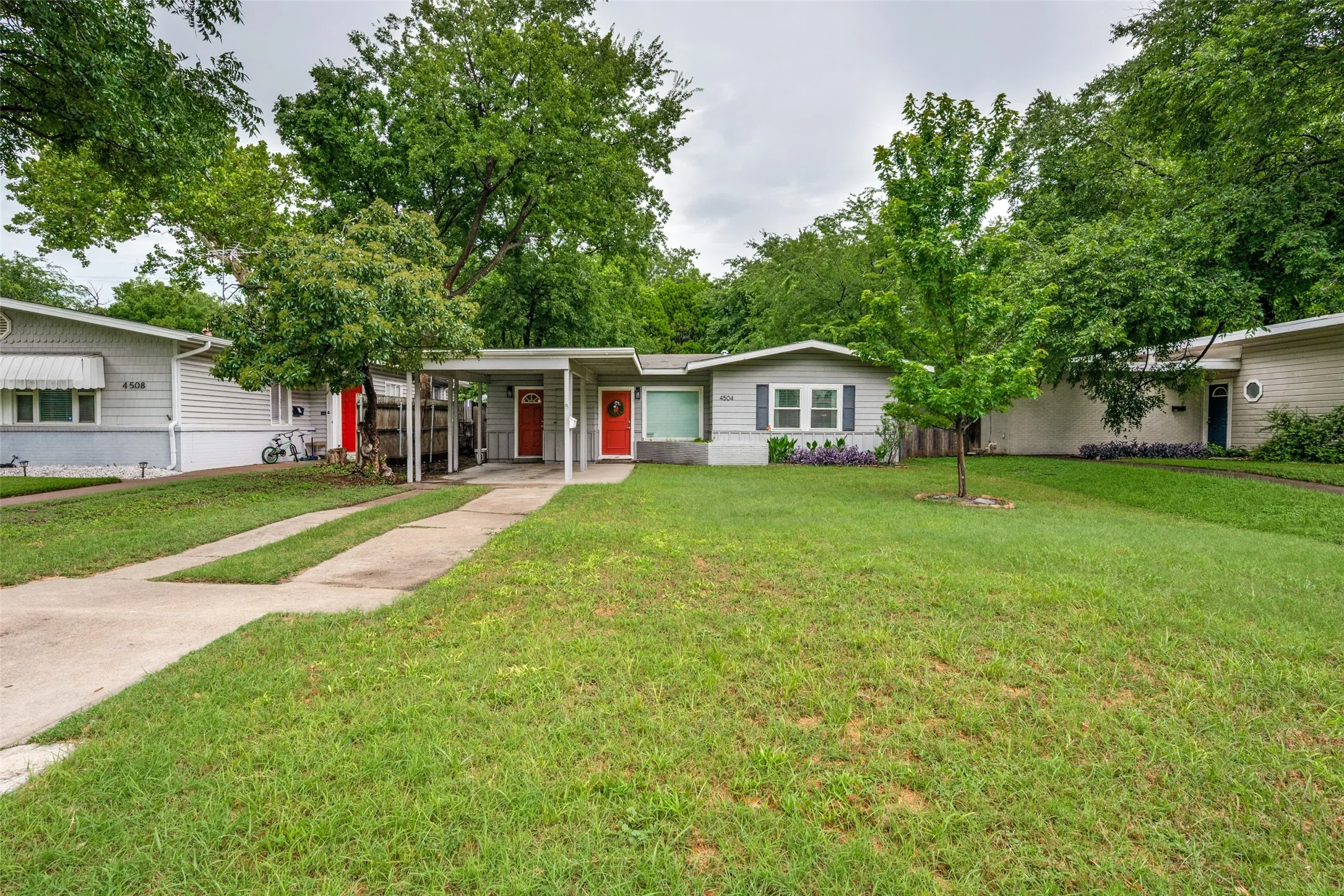 Single Family Residence For Sale in Tarrant County , 4504 Geddes Avenue, Fort Worth, Texas 76107, 2 Bedroom, 1 Bathroom, Garage spaces, 882 Sqft, built in 1952, Price $274,900, mls#21304309, Real Estate Agent in Fort Worth, Homes For Sale in Tarrant county, Homes For Sale in Fort Worth, Realtor in Fort Worth Texas, Real Estate Brokerage Independent Realty Texas, Luminita Cordes Realtor