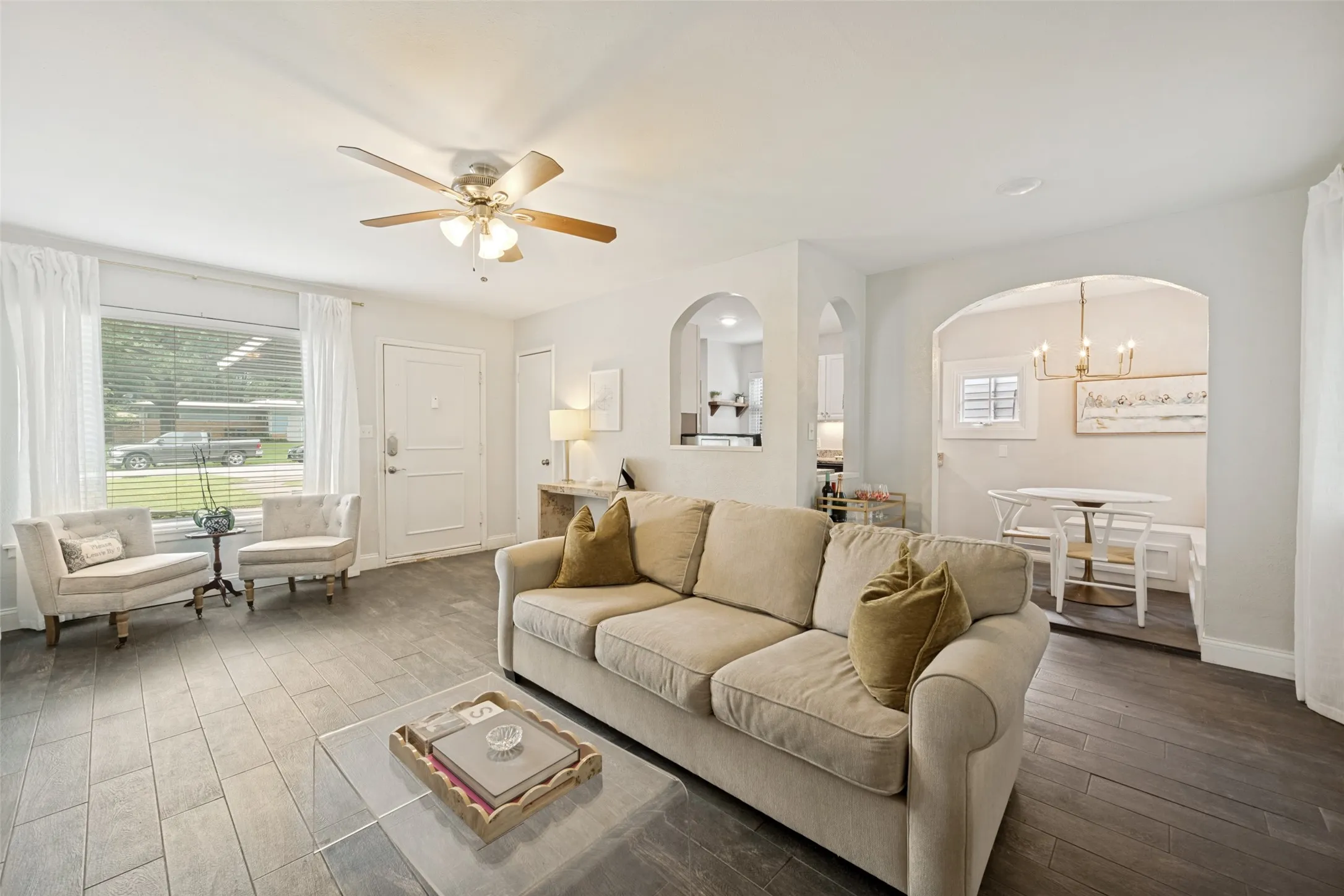 Single Family Residence For Sale in Tarrant County , 4504 Geddes Avenue, Fort Worth, Texas 76107, 2 Bedroom, 1 Bathroom, Garage spaces, 882 Sqft, built in 1952, Price $274,900, mls#21304309, Real Estate Agent in Fort Worth, Homes For Sale in Tarrant county, Homes For Sale in Fort Worth, Realtor in Fort Worth Texas, Real Estate Brokerage Independent Realty Texas, Luminita Cordes Realtor