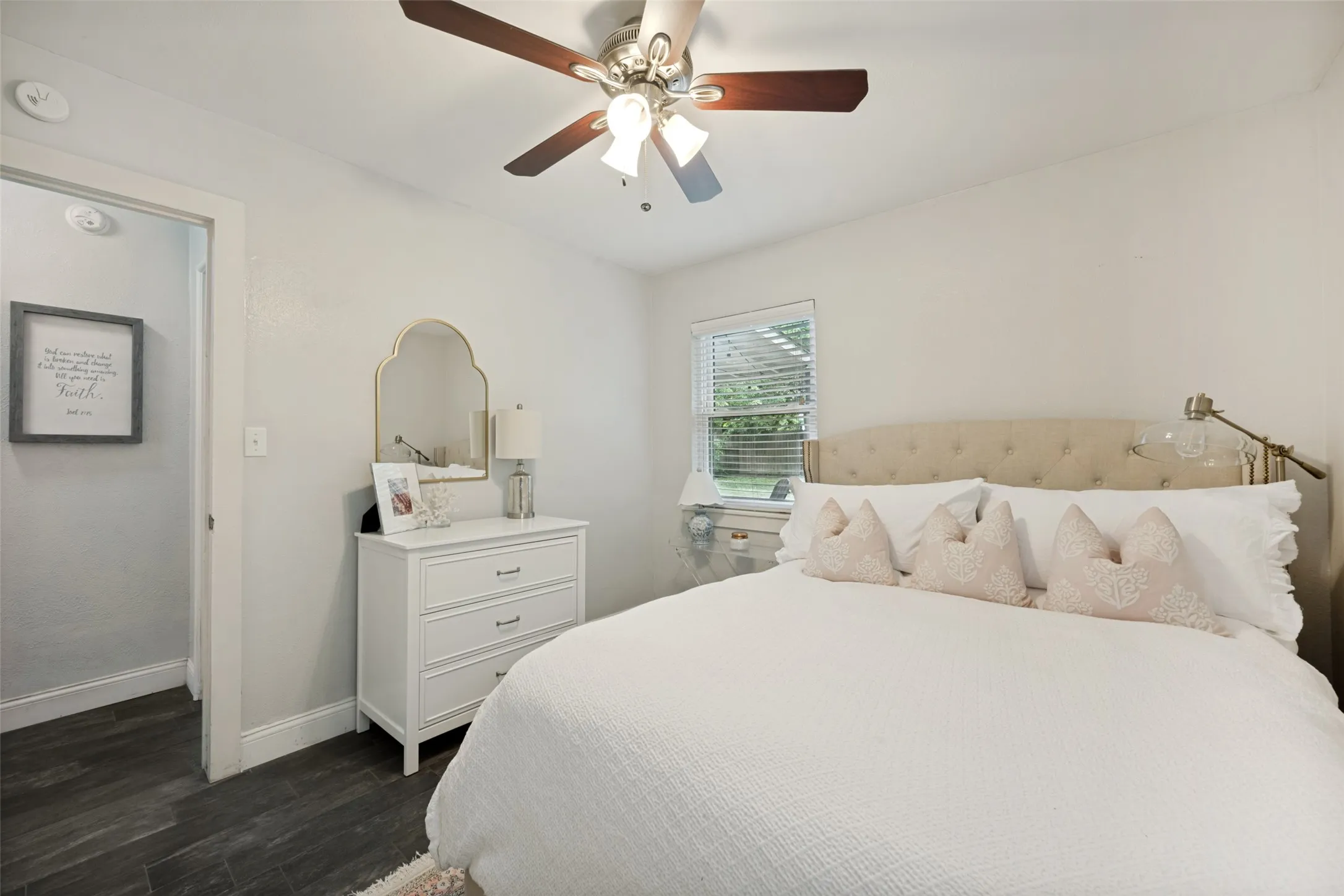 Single Family Residence For Sale in Tarrant County , 4504 Geddes Avenue, Fort Worth, Texas 76107, 2 Bedroom, 1 Bathroom, Garage spaces, 882 Sqft, built in 1952, Price $274,900, mls#21304309, Real Estate Agent in Fort Worth, Homes For Sale in Tarrant county, Homes For Sale in Fort Worth, Realtor in Fort Worth Texas, Real Estate Brokerage Independent Realty Texas, Luminita Cordes Realtor