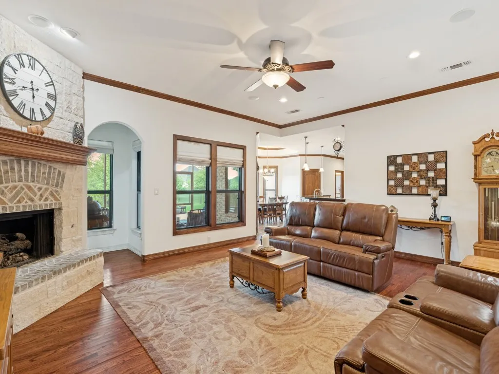 Single Family Residence For Sale in Collin County , 2860 Forest Drive, Celina, Texas 75009, 3 Bedroom, 3 Bathroom, 3 Garage spaces, 2,324 Sqft, built in 2008, mls#21304136, Real Estate Agent in Celina, Homes For Sale in Collin county, Homes For Sale in Celina, Realtor in Celina Texas, Real Estate Brokerage Independent Realty Texas, Luminita Cordes Realtor