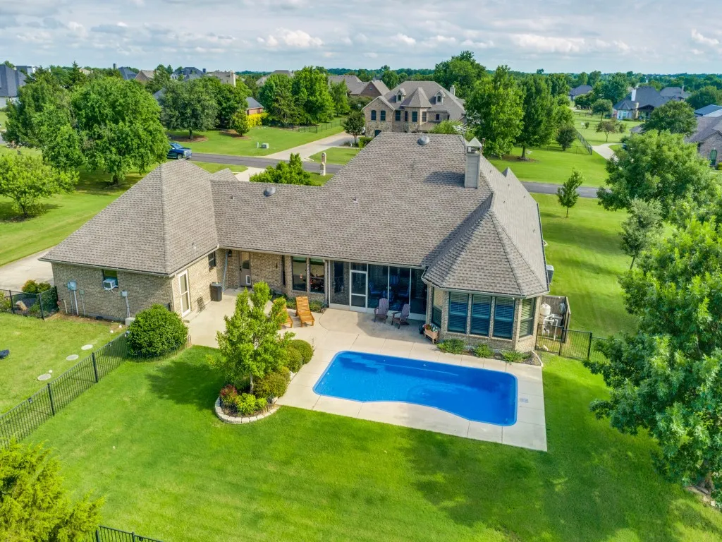 Single Family Residence For Sale in Collin County , 2860 Forest Drive, Celina, Texas 75009, 3 Bedroom, 3 Bathroom, 3 Garage spaces, 2,324 Sqft, built in 2008, mls#21304136, Real Estate Agent in Celina, Homes For Sale in Collin county, Homes For Sale in Celina, Realtor in Celina Texas, Real Estate Brokerage Independent Realty Texas, Luminita Cordes Realtor