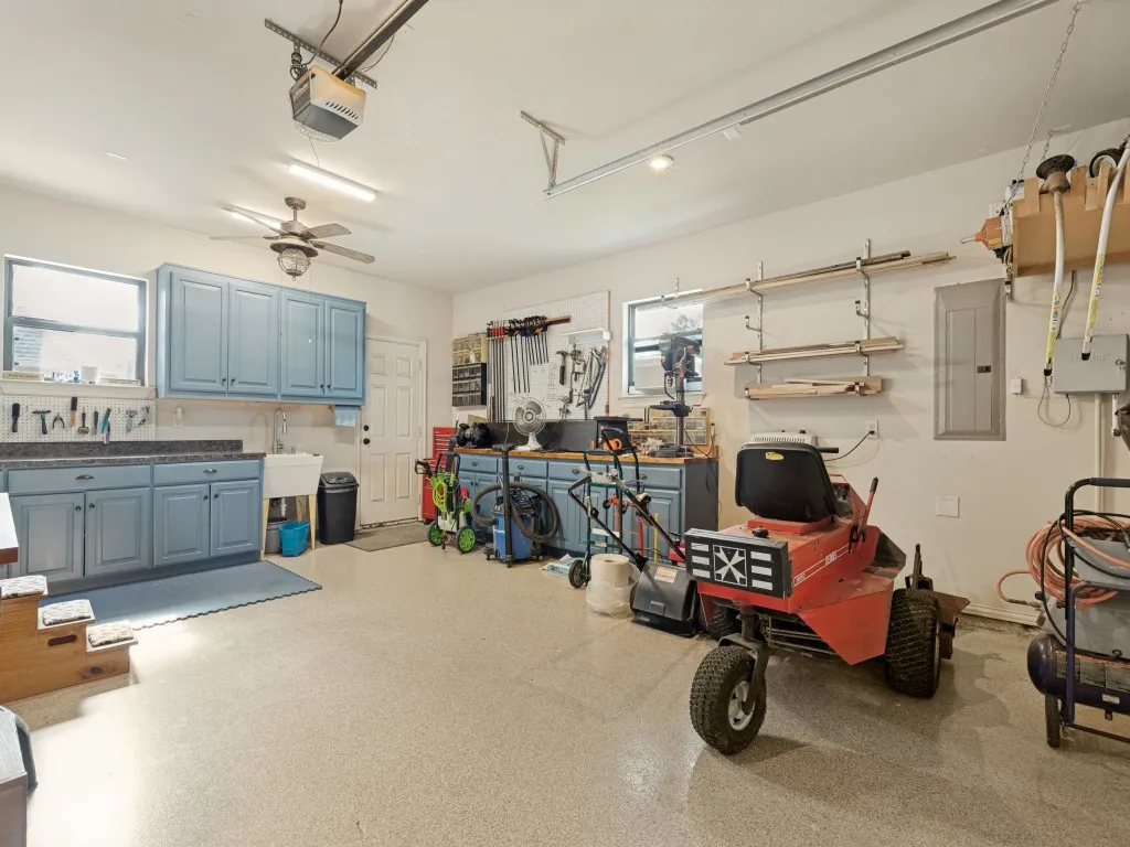 Single Family Residence For Sale in Collin County , 2860 Forest Drive, Celina, Texas 75009, 3 Bedroom, 3 Bathroom, 3 Garage spaces, 2,324 Sqft, built in 2008, mls#21304136, Real Estate Agent in Celina, Homes For Sale in Collin county, Homes For Sale in Celina, Realtor in Celina Texas, Real Estate Brokerage Independent Realty Texas, Luminita Cordes Realtor