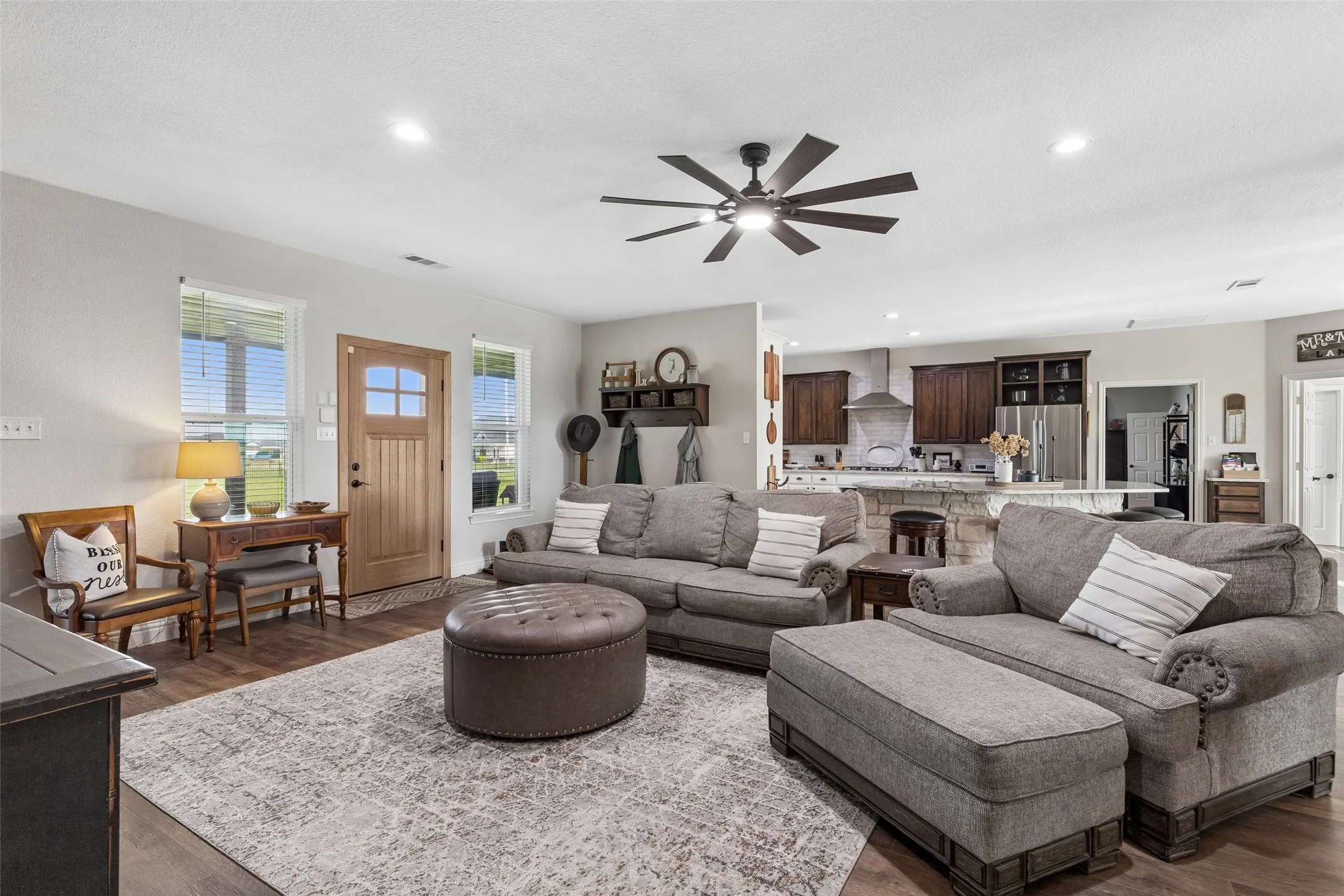 Single Family Residence For Sale in Fannin County , 8677 Fm 1553, Leonard, Texas 75452, 4 Bedroom, 3 Bathroom, 2 Garage spaces, 3,075 Sqft, built in 2019, mls#21288415, Real Estate Agent in Leonard, Homes For Sale in Fannin county, Homes For Sale in Leonard, Realtor in Leonard Texas, Real Estate Brokerage Independent Realty Texas, Luminita Cordes Realtor