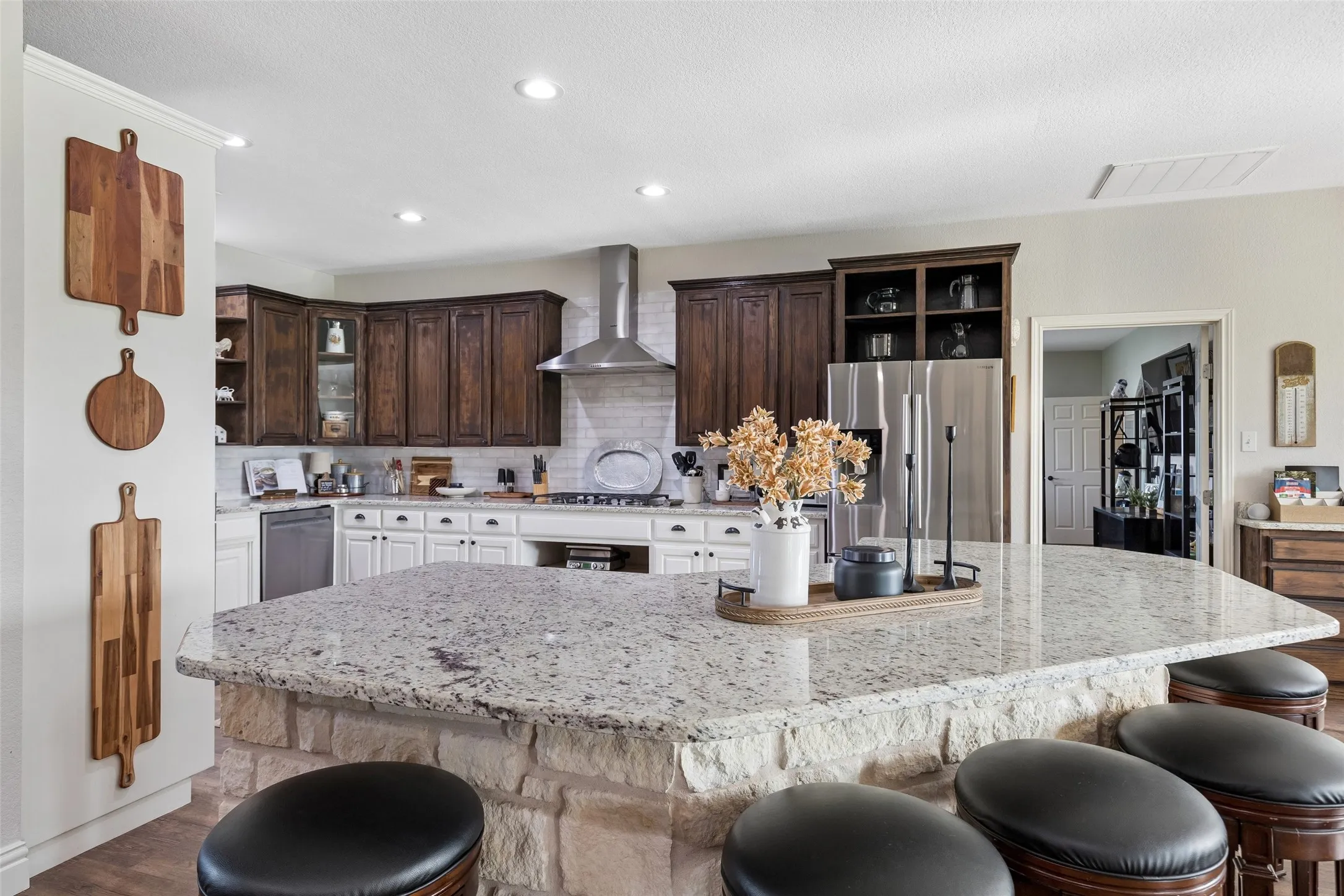 Single Family Residence For Sale in Fannin County , 8677 Fm 1553, Leonard, Texas 75452, 4 Bedroom, 3 Bathroom, 2 Garage spaces, 3,075 Sqft, built in 2019, mls#21288415, Real Estate Agent in Leonard, Homes For Sale in Fannin county, Homes For Sale in Leonard, Realtor in Leonard Texas, Real Estate Brokerage Independent Realty Texas, Luminita Cordes Realtor