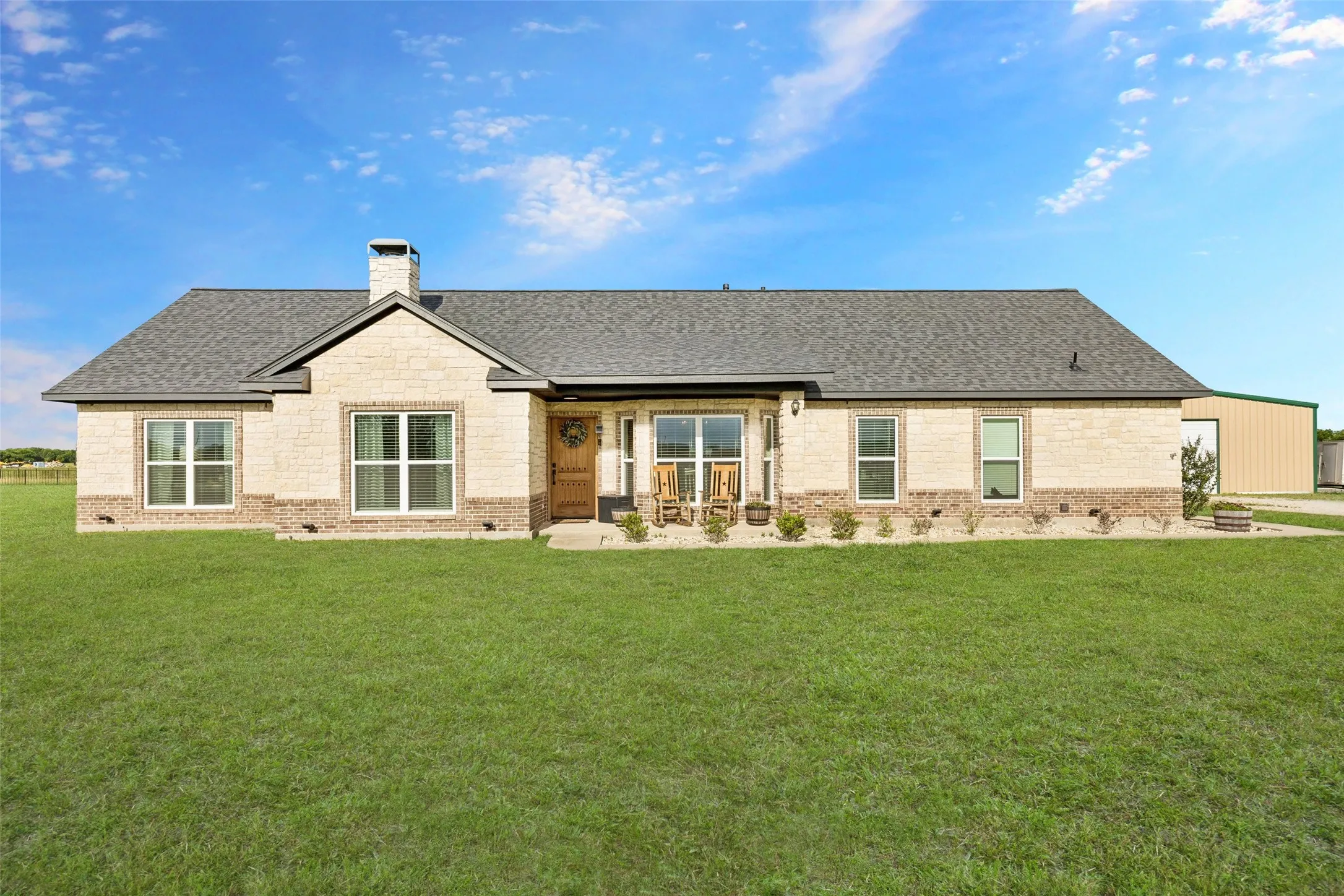 Single Family Residence For Sale in Fannin County , 8677 Fm 1553, Leonard, Texas 75452, 4 Bedroom, 3 Bathroom, 2 Garage spaces, 3,075 Sqft, built in 2019, mls#21288415, Real Estate Agent in Leonard, Homes For Sale in Fannin county, Homes For Sale in Leonard, Realtor in Leonard Texas, Real Estate Brokerage Independent Realty Texas, Luminita Cordes Realtor