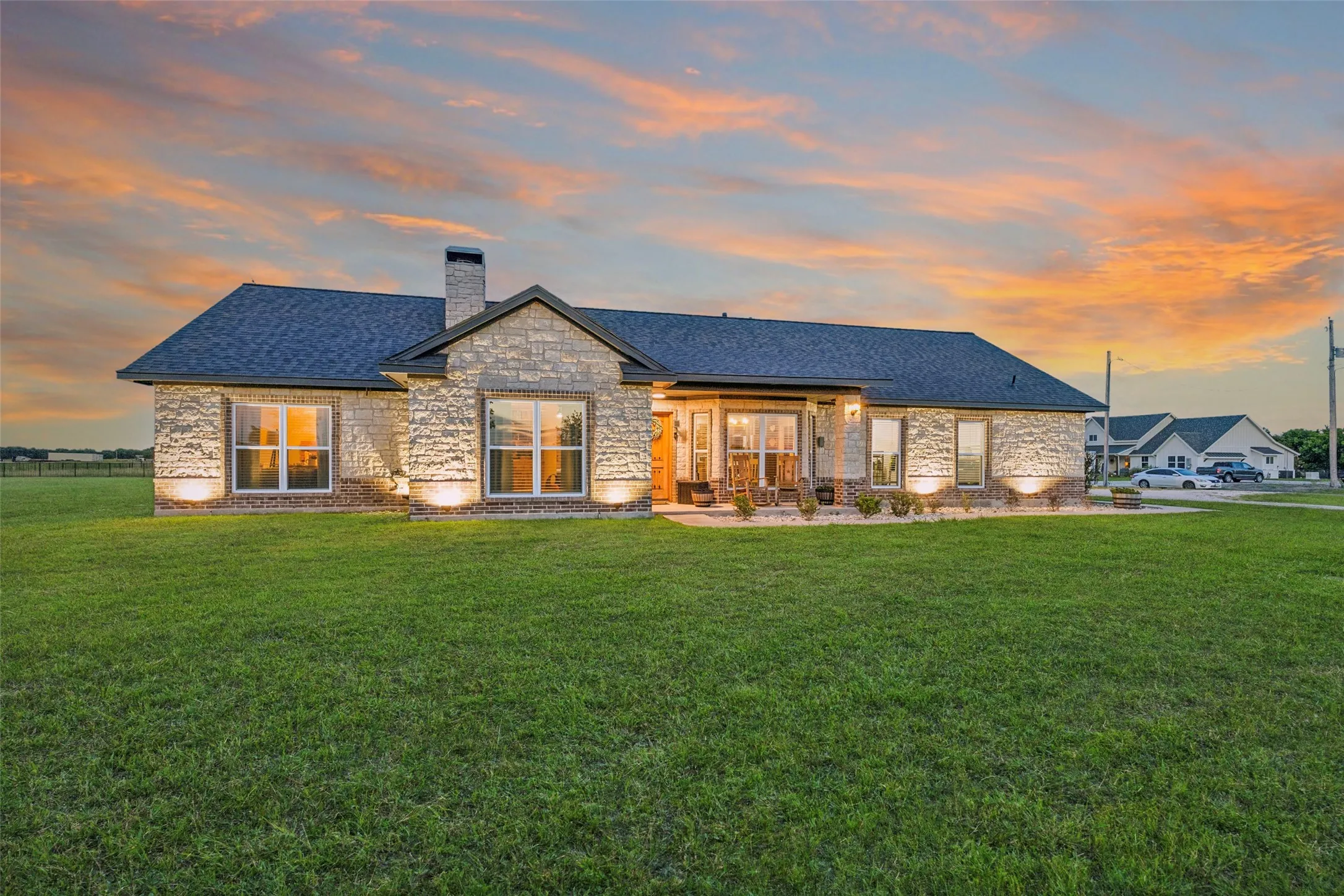 Single Family Residence For Sale in Fannin County , 8677 Fm 1553, Leonard, Texas 75452, 4 Bedroom, 3 Bathroom, 2 Garage spaces, 3,075 Sqft, built in 2019, mls#21288415, Real Estate Agent in Leonard, Homes For Sale in Fannin county, Homes For Sale in Leonard, Realtor in Leonard Texas, Real Estate Brokerage Independent Realty Texas, Luminita Cordes Realtor