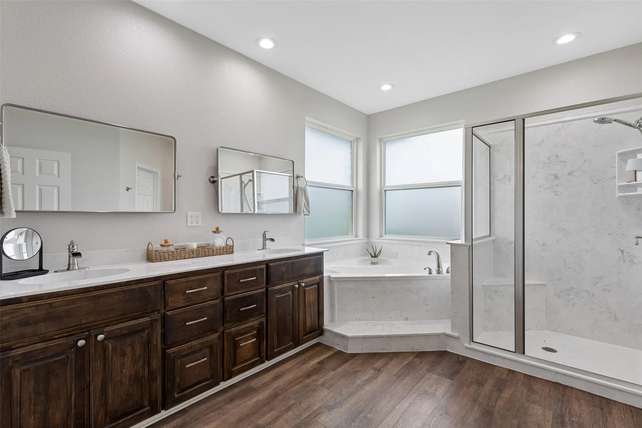 Single Family Residence For Sale in Fannin County , 8677 Fm 1553, Leonard, Texas 75452, 4 Bedroom, 3 Bathroom, 2 Garage spaces, 3,075 Sqft, built in 2019, mls#21288415, Real Estate Agent in Leonard, Homes For Sale in Fannin county, Homes For Sale in Leonard, Realtor in Leonard Texas, Real Estate Brokerage Independent Realty Texas, Luminita Cordes Realtor