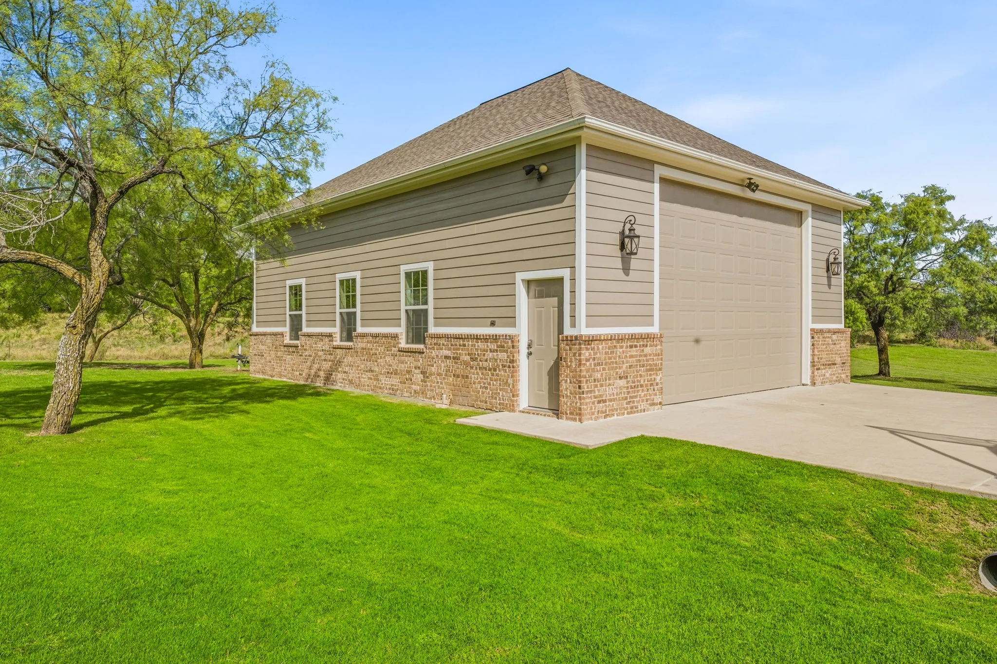 Single Family Residence For Sale in Parker County , 188 Bearclaw Circle, Aledo, Texas 76008, 4 Bedroom, 2 Bathroom, 3 Garage spaces, 3,062 Sqft, built in 2014, mls#21301378, Real Estate Agent in Aledo, Homes For Sale in Parker county, Homes For Sale in Aledo, Realtor in Aledo Texas, Real Estate Brokerage Independent Realty Texas, Luminita Cordes Realtor