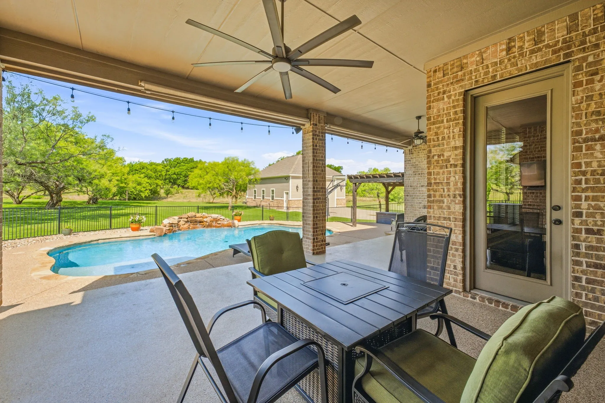 Single Family Residence For Sale in Parker County , 188 Bearclaw Circle, Aledo, Texas 76008, 4 Bedroom, 2 Bathroom, 3 Garage spaces, 3,062 Sqft, built in 2014, mls#21301378, Real Estate Agent in Aledo, Homes For Sale in Parker county, Homes For Sale in Aledo, Realtor in Aledo Texas, Real Estate Brokerage Independent Realty Texas, Luminita Cordes Realtor