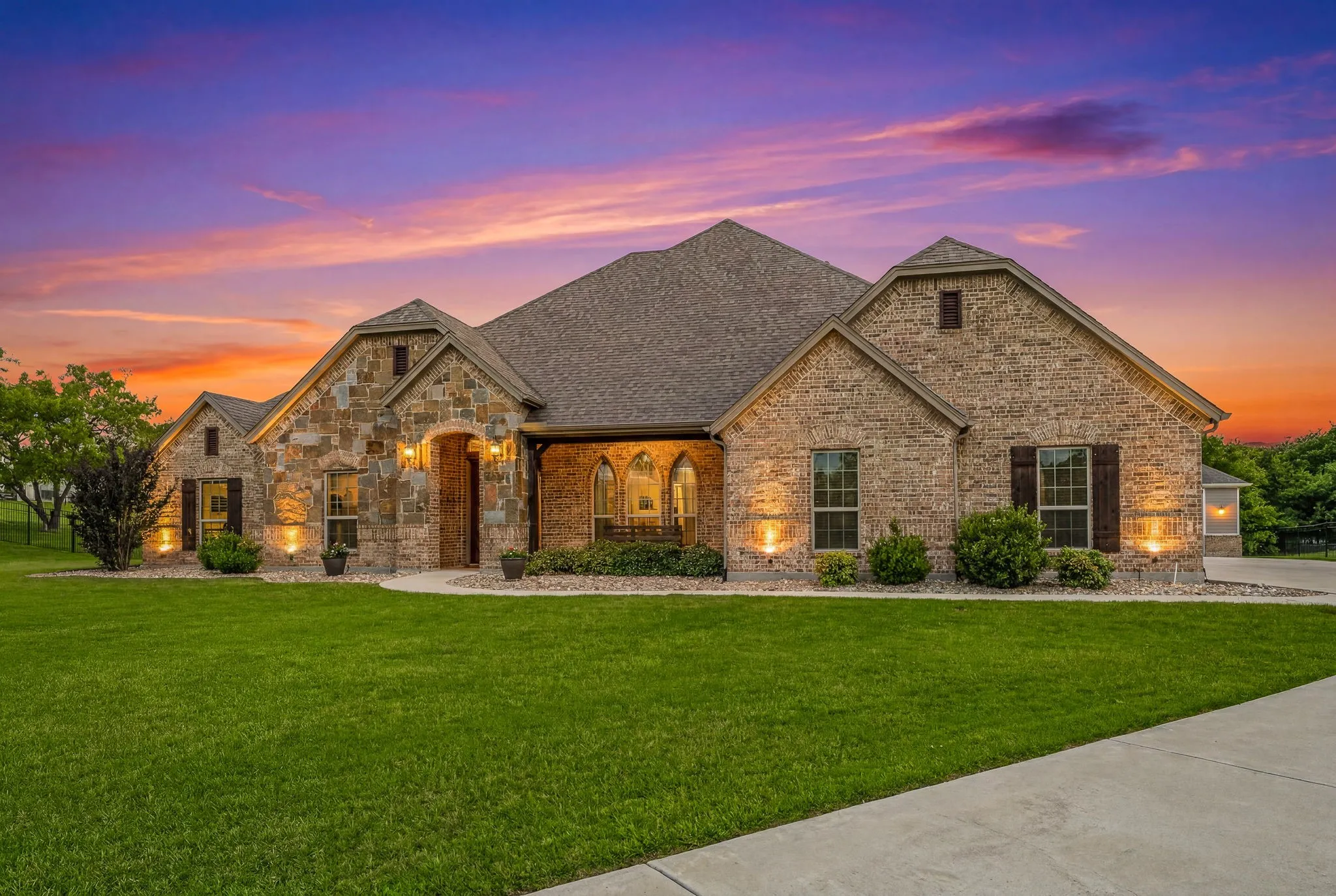 Single Family Residence For Sale in Parker County , 188 Bearclaw Circle, Aledo, Texas 76008, 4 Bedroom, 2 Bathroom, 3 Garage spaces, 3,062 Sqft, built in 2014, mls#21301378, Real Estate Agent in Aledo, Homes For Sale in Parker county, Homes For Sale in Aledo, Realtor in Aledo Texas, Real Estate Brokerage Independent Realty Texas, Luminita Cordes Realtor