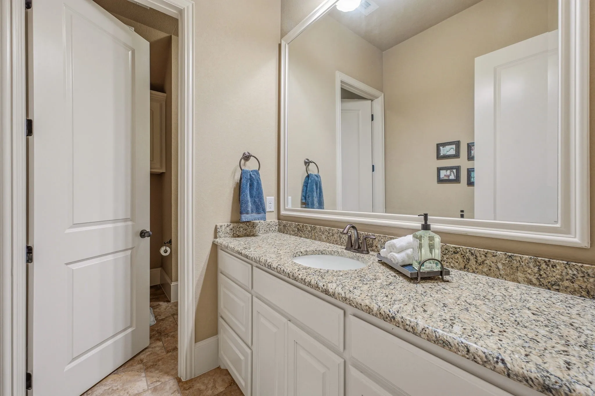Single Family Residence For Sale in Parker County , 188 Bearclaw Circle, Aledo, Texas 76008, 4 Bedroom, 2 Bathroom, 3 Garage spaces, 3,062 Sqft, built in 2014, mls#21301378, Real Estate Agent in Aledo, Homes For Sale in Parker county, Homes For Sale in Aledo, Realtor in Aledo Texas, Real Estate Brokerage Independent Realty Texas, Luminita Cordes Realtor