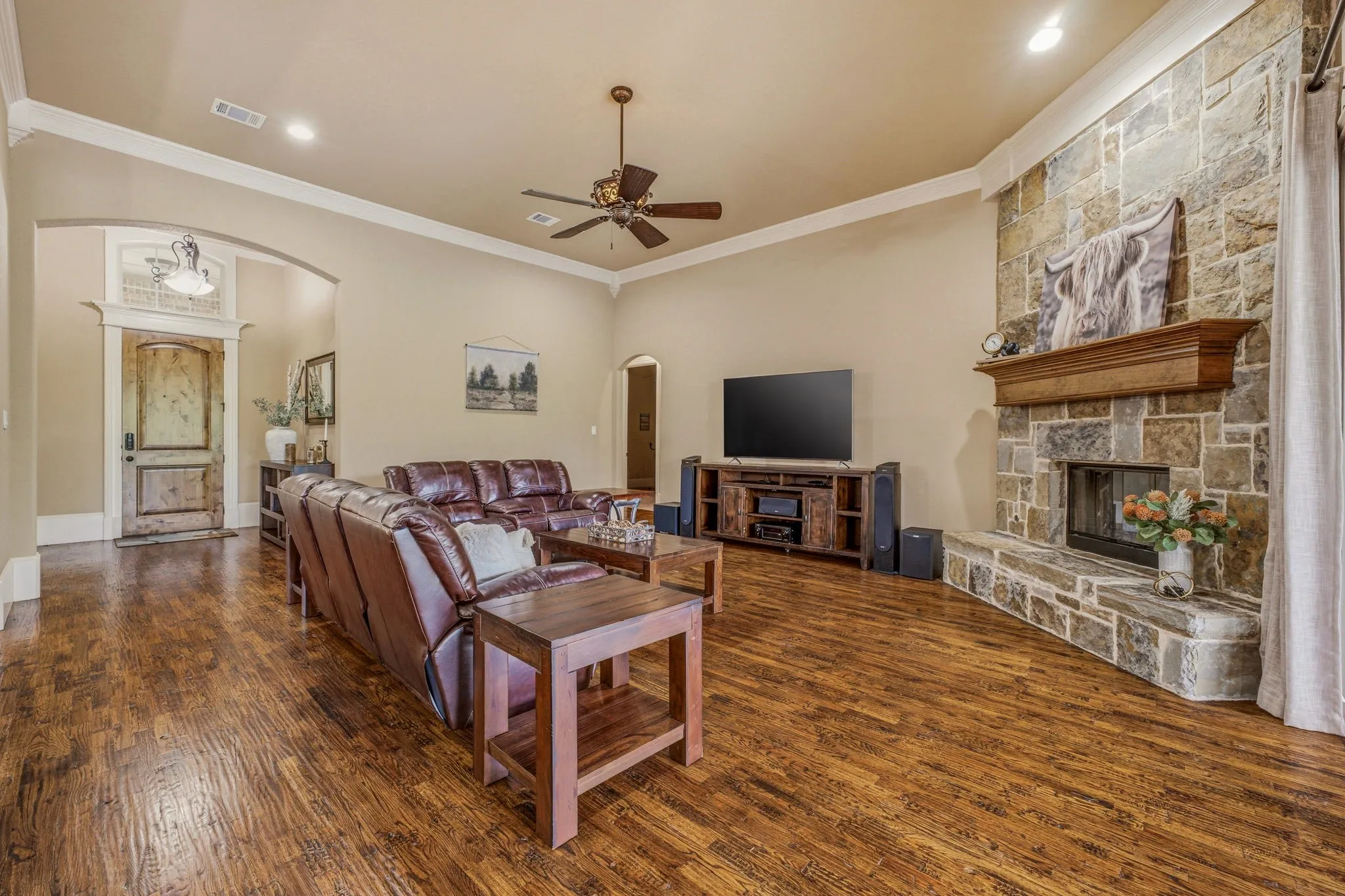 Single Family Residence For Sale in Parker County , 188 Bearclaw Circle, Aledo, Texas 76008, 4 Bedroom, 2 Bathroom, 3 Garage spaces, 3,062 Sqft, built in 2014, mls#21301378, Real Estate Agent in Aledo, Homes For Sale in Parker county, Homes For Sale in Aledo, Realtor in Aledo Texas, Real Estate Brokerage Independent Realty Texas, Luminita Cordes Realtor