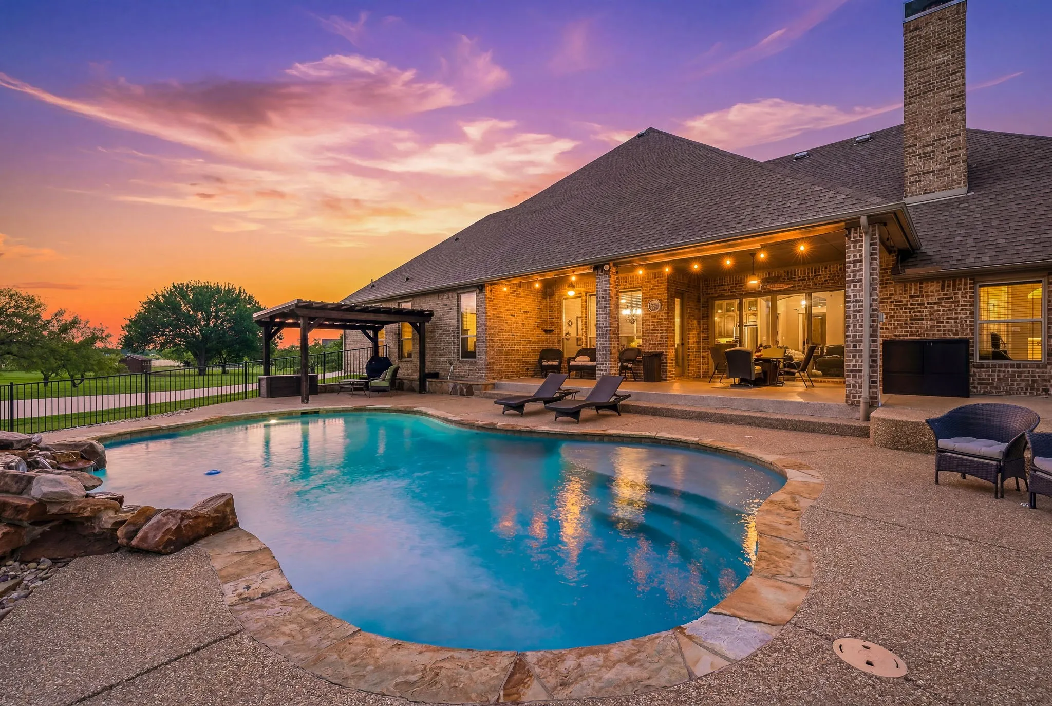 Single Family Residence For Sale in Parker County , 188 Bearclaw Circle, Aledo, Texas 76008, 4 Bedroom, 2 Bathroom, 3 Garage spaces, 3,062 Sqft, built in 2014, mls#21301378, Real Estate Agent in Aledo, Homes For Sale in Parker county, Homes For Sale in Aledo, Realtor in Aledo Texas, Real Estate Brokerage Independent Realty Texas, Luminita Cordes Realtor