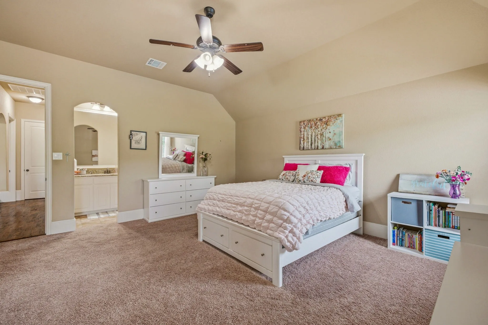 Single Family Residence For Sale in Parker County , 188 Bearclaw Circle, Aledo, Texas 76008, 4 Bedroom, 2 Bathroom, 3 Garage spaces, 3,062 Sqft, built in 2014, mls#21301378, Real Estate Agent in Aledo, Homes For Sale in Parker county, Homes For Sale in Aledo, Realtor in Aledo Texas, Real Estate Brokerage Independent Realty Texas, Luminita Cordes Realtor