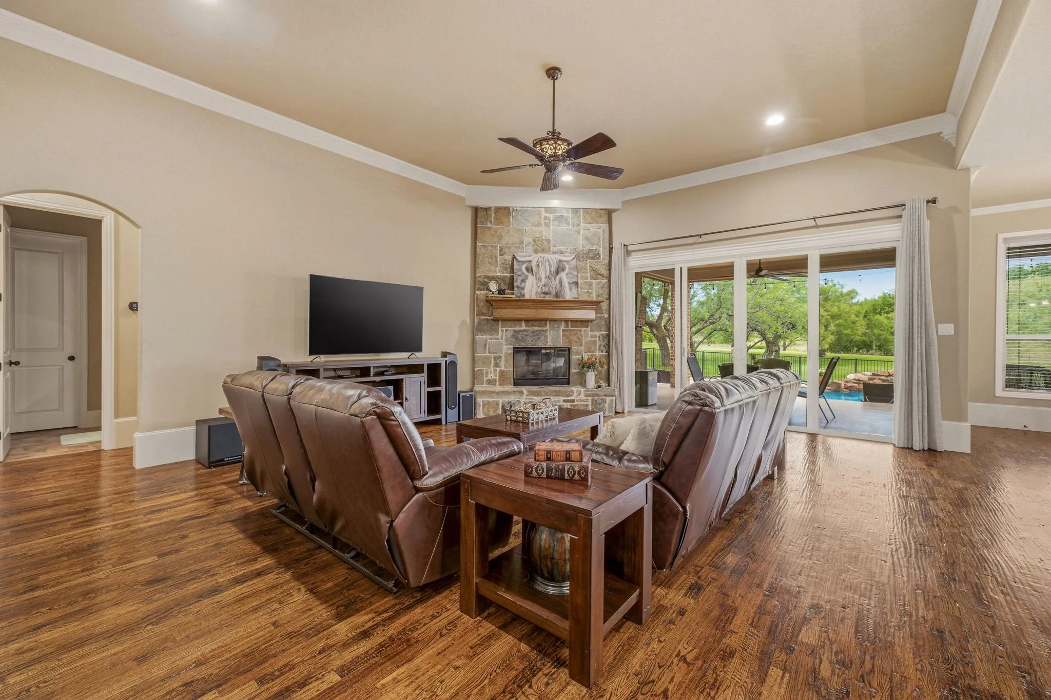 Single Family Residence For Sale in Parker County , 188 Bearclaw Circle, Aledo, Texas 76008, 4 Bedroom, 2 Bathroom, 3 Garage spaces, 3,062 Sqft, built in 2014, mls#21301378, Real Estate Agent in Aledo, Homes For Sale in Parker county, Homes For Sale in Aledo, Realtor in Aledo Texas, Real Estate Brokerage Independent Realty Texas, Luminita Cordes Realtor
