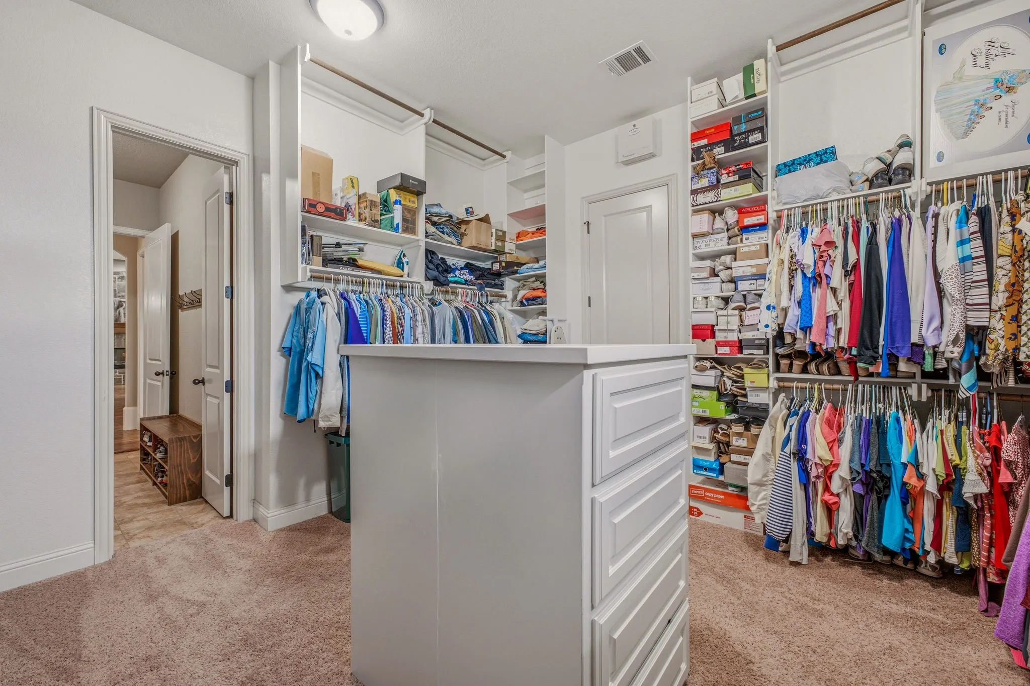 Single Family Residence For Sale in Parker County , 188 Bearclaw Circle, Aledo, Texas 76008, 4 Bedroom, 2 Bathroom, 3 Garage spaces, 3,062 Sqft, built in 2014, mls#21301378, Real Estate Agent in Aledo, Homes For Sale in Parker county, Homes For Sale in Aledo, Realtor in Aledo Texas, Real Estate Brokerage Independent Realty Texas, Luminita Cordes Realtor