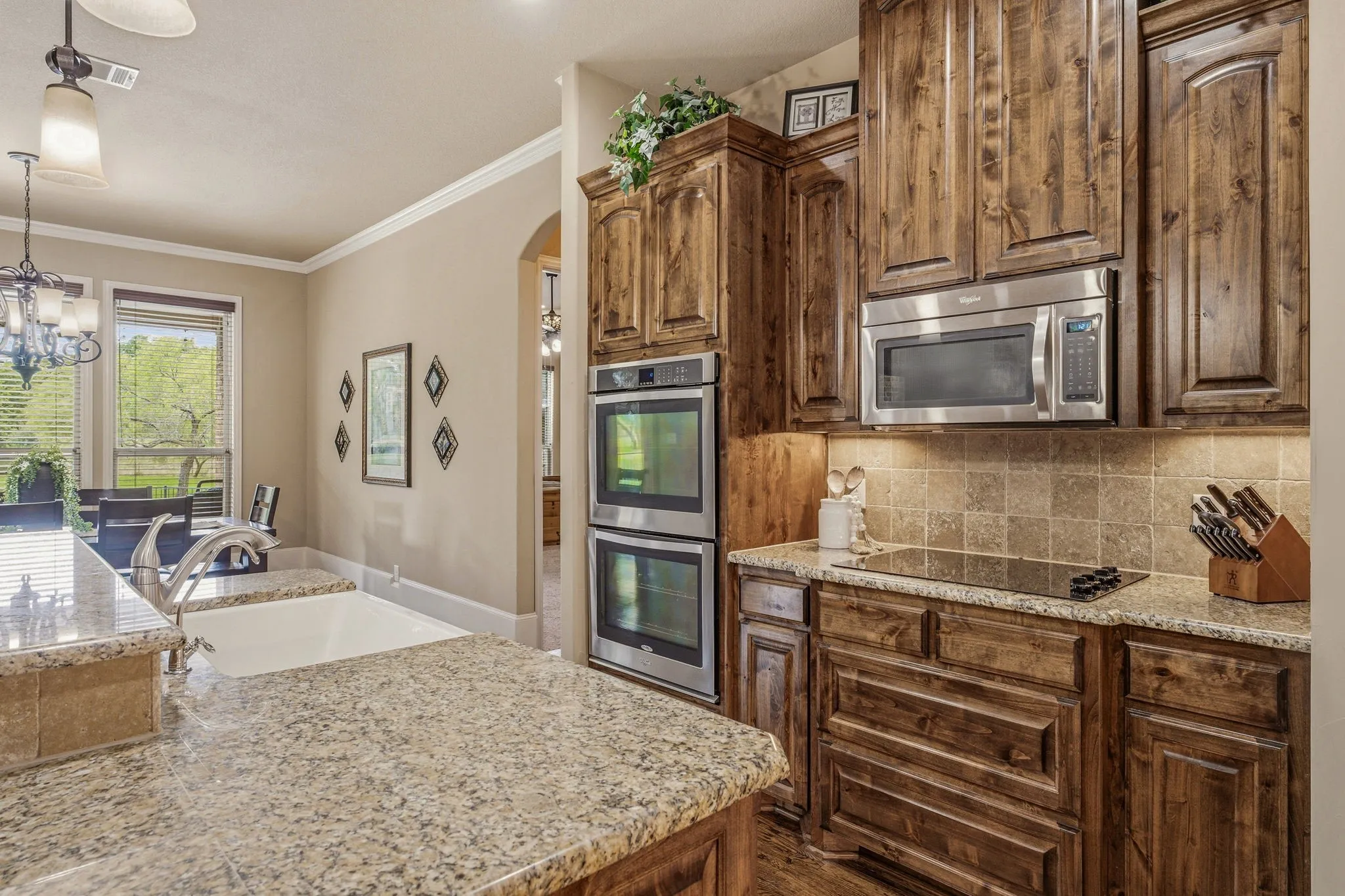 Single Family Residence For Sale in Parker County , 188 Bearclaw Circle, Aledo, Texas 76008, 4 Bedroom, 2 Bathroom, 3 Garage spaces, 3,062 Sqft, built in 2014, mls#21301378, Real Estate Agent in Aledo, Homes For Sale in Parker county, Homes For Sale in Aledo, Realtor in Aledo Texas, Real Estate Brokerage Independent Realty Texas, Luminita Cordes Realtor