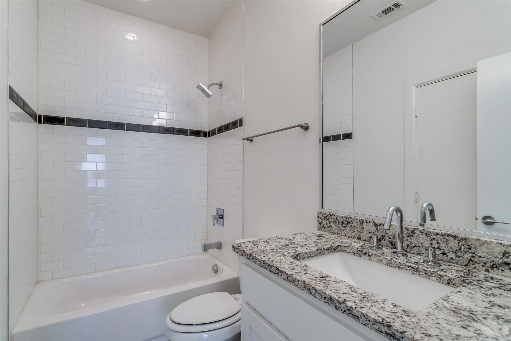 Condominium For Rent in Dallas County , 4514 Abbott Avenue 4, Highland Park, Texas 75205, 3 Bedrooms, 4 Bathrooms, 2 Garage spaces, 2,134 Sqft, built in 2015, Price $6,200, mls#21302036, Real Estate Agent in Highland Park, Homes For Rent in Dallas county, Homes For Rent in Highland Park, Realtor in Highland Park Texas, Real Estate Brokerage Independent Realty Texas, Luminita Cordes Realtor