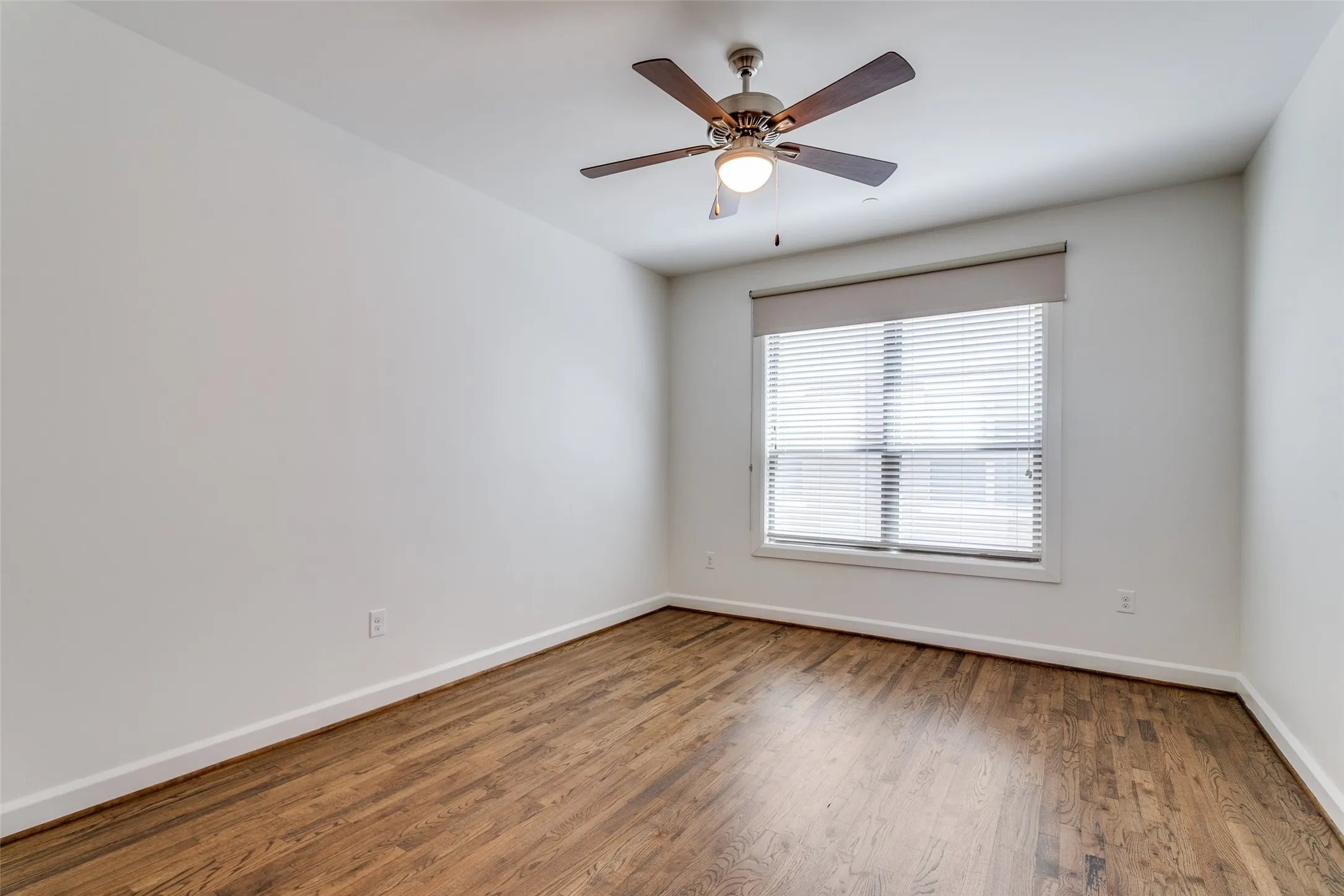 Condominium For Rent in Dallas County , 4514 Abbott Avenue 4, Highland Park, Texas 75205, 3 Bedrooms, 4 Bathrooms, 2 Garage spaces, 2,134 Sqft, built in 2015, Price $6,200, mls#21302036, Real Estate Agent in Highland Park, Homes For Rent in Dallas county, Homes For Rent in Highland Park, Realtor in Highland Park Texas, Real Estate Brokerage Independent Realty Texas, Luminita Cordes Realtor