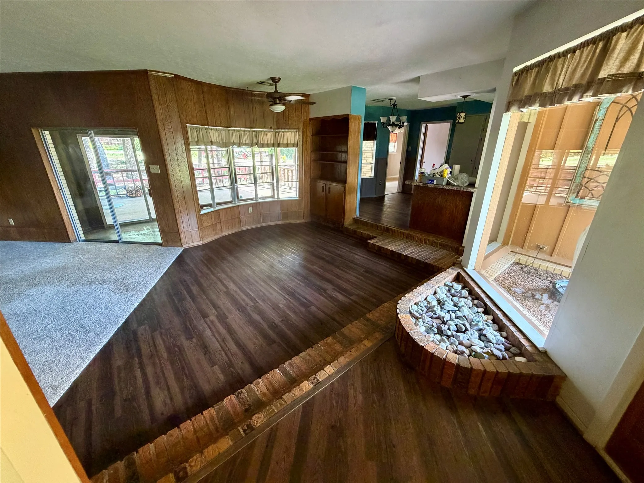 Retail For Sale in Ellis County , 4611-A FM 1387, Midlothian, Texas 76065, 0, 0, Garage spaces, 0 Sqft, built in 1974, mls#21304515, Real Estate Agent in Midlothian, Homes For Sale in Ellis county, Homes For Sale in Midlothian, Realtor in Midlothian Texas, Real Estate Brokerage Independent Realty Texas, Luminita Cordes Realtor