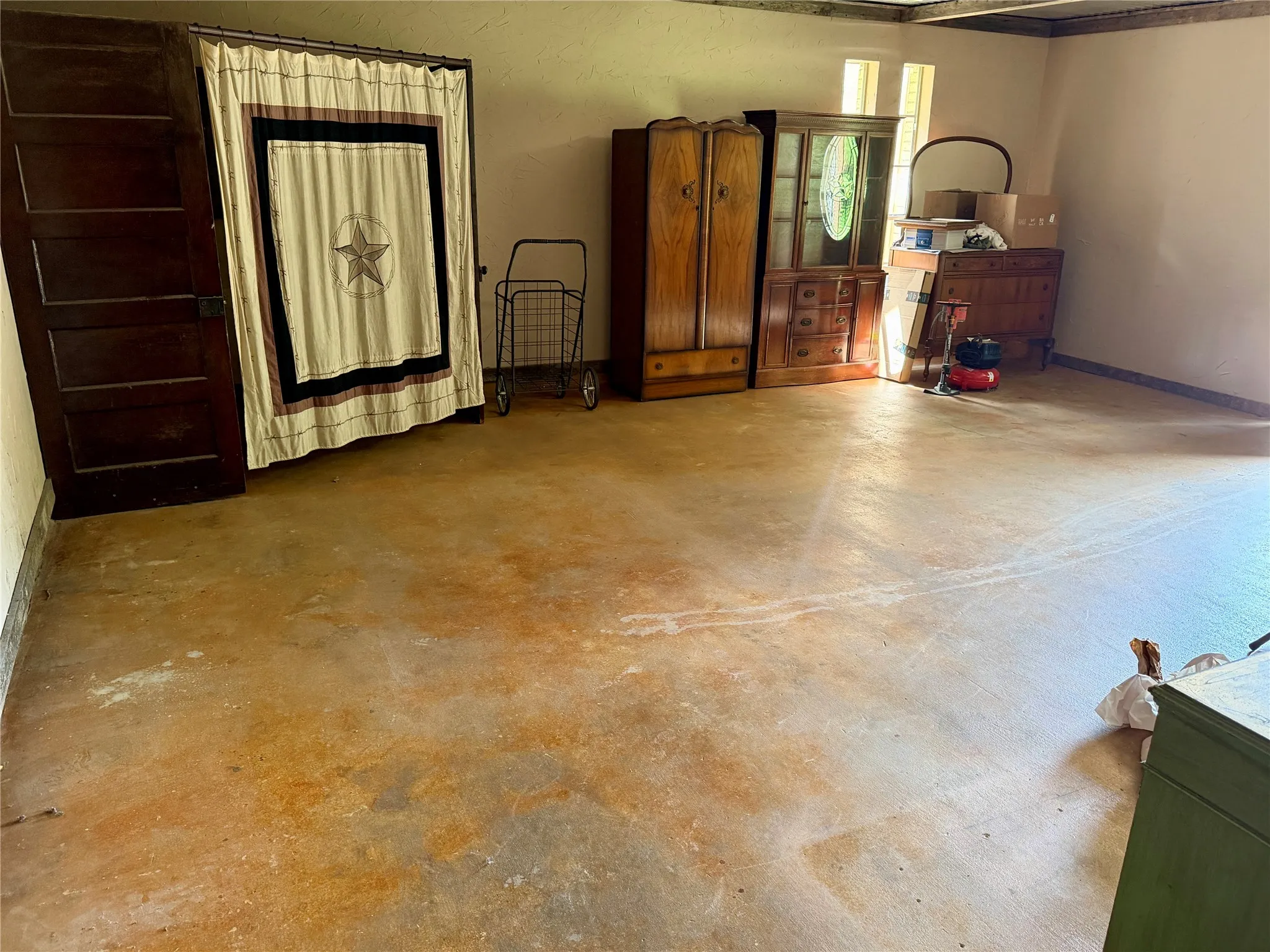 Retail For Sale in Ellis County , 4611-A FM 1387, Midlothian, Texas 76065, 0, 0, Garage spaces, 0 Sqft, built in 1974, mls#21304515, Real Estate Agent in Midlothian, Homes For Sale in Ellis county, Homes For Sale in Midlothian, Realtor in Midlothian Texas, Real Estate Brokerage Independent Realty Texas, Luminita Cordes Realtor