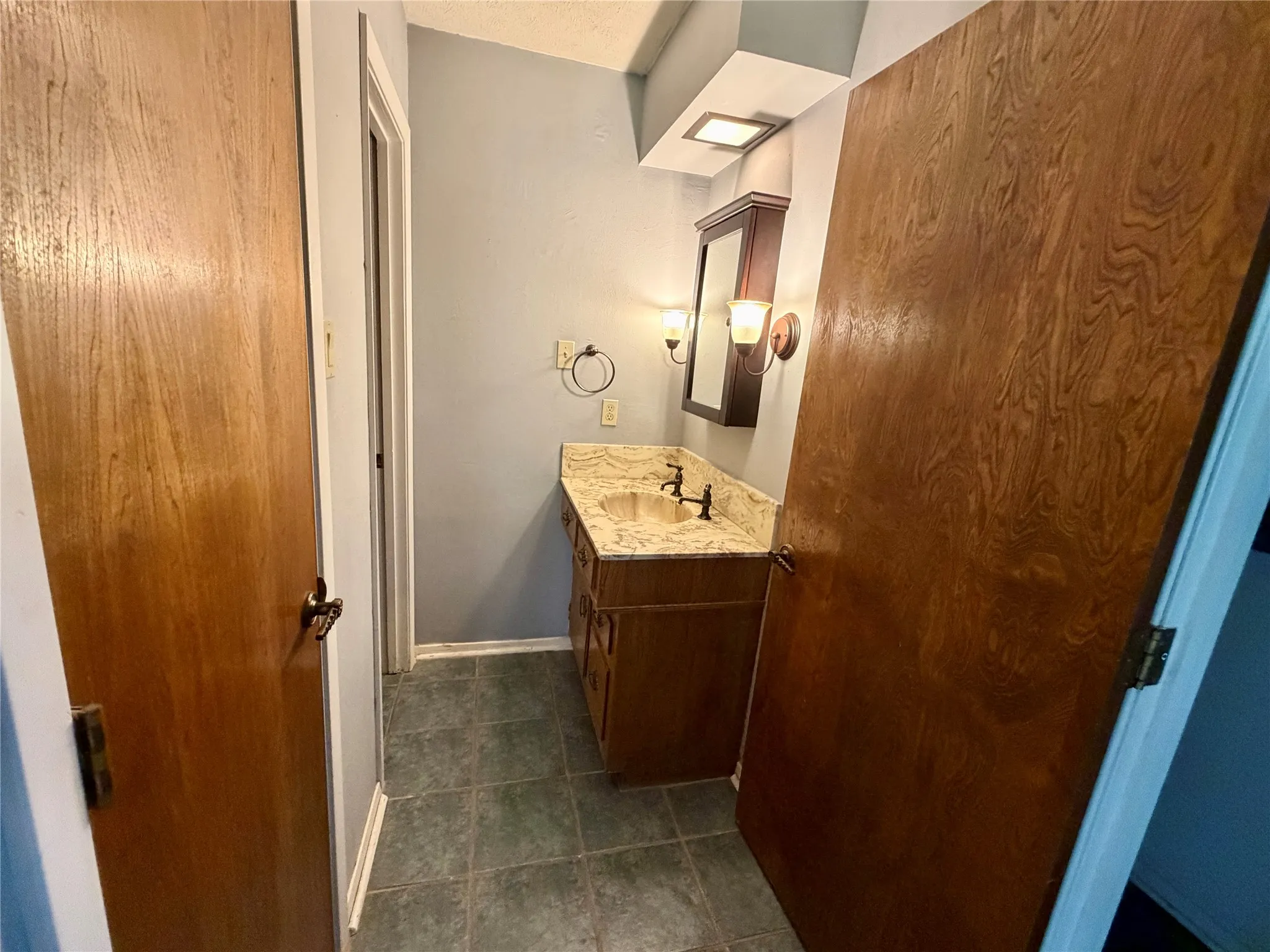 Retail For Sale in Ellis County , 4611-A FM 1387, Midlothian, Texas 76065, 0, 0, Garage spaces, 0 Sqft, built in 1974, mls#21304515, Real Estate Agent in Midlothian, Homes For Sale in Ellis county, Homes For Sale in Midlothian, Realtor in Midlothian Texas, Real Estate Brokerage Independent Realty Texas, Luminita Cordes Realtor