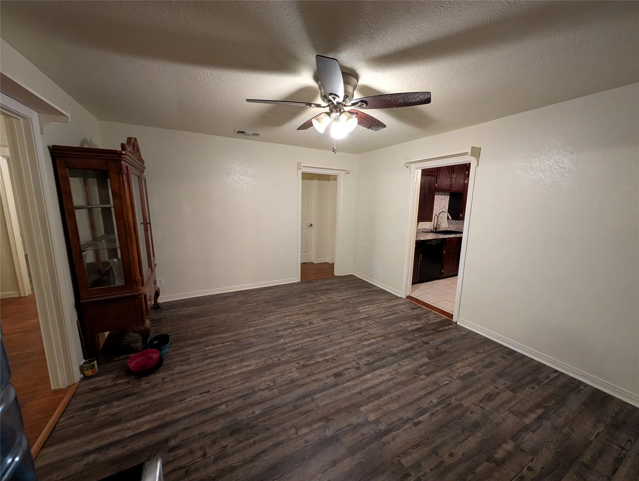Single Family Residence For Sale in Tom Green County , 3223 Travis Street, San Angelo, Texas 76903, 3 Bedroom, 2 Bathroom, 1 Garage spaces, 1,632 Sqft, built in 1953, mls#21304517, Real Estate Agent in San Angelo, Homes For Sale in Tom Green county, Homes For Sale in San Angelo, Realtor in San Angelo Texas, Real Estate Brokerage Independent Realty Texas, Luminita Cordes Realtor