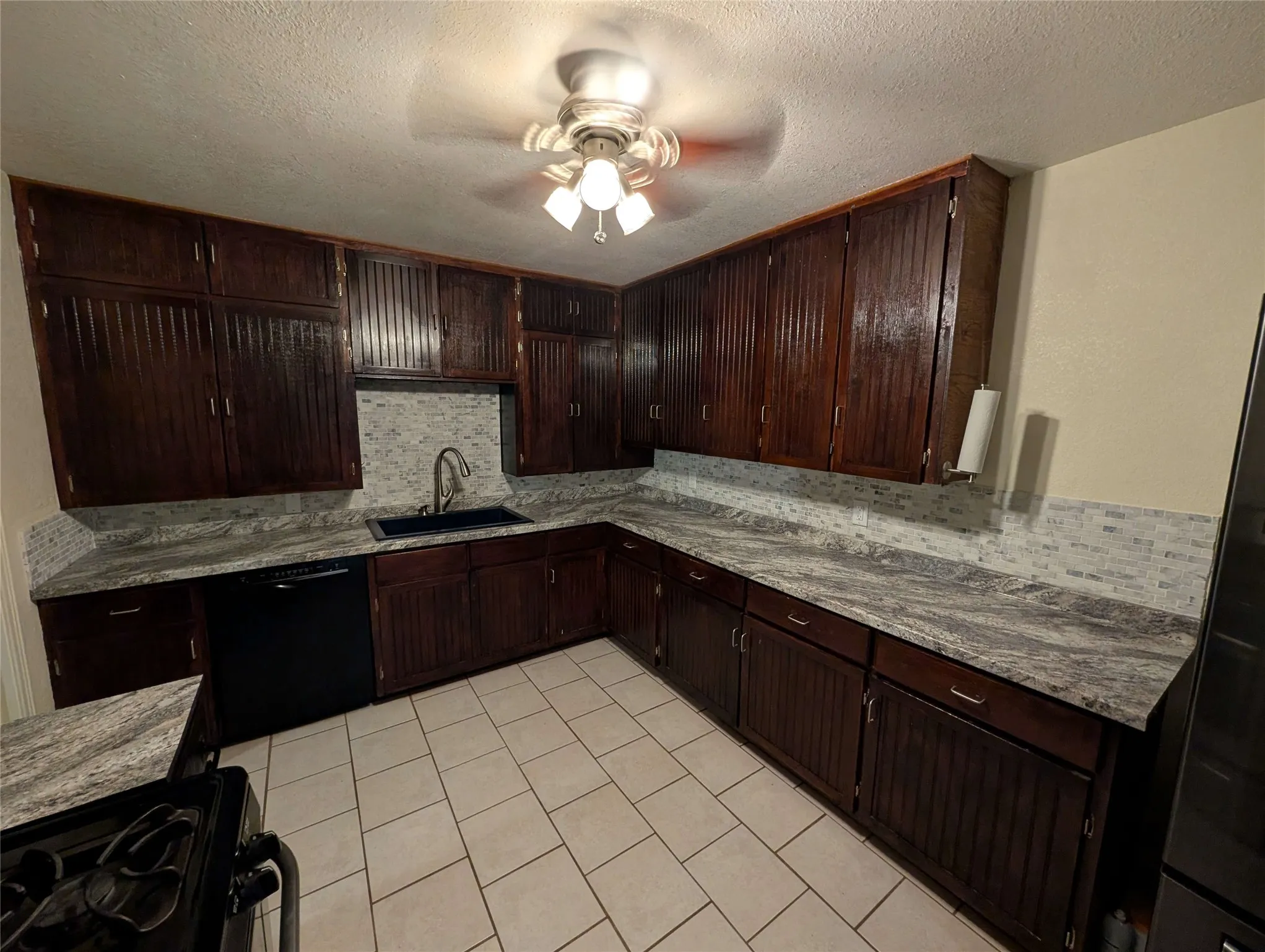 Single Family Residence For Sale in Tom Green County , 3223 Travis Street, San Angelo, Texas 76903, 3 Bedroom, 2 Bathroom, 1 Garage spaces, 1,632 Sqft, built in 1953, mls#21304517, Real Estate Agent in San Angelo, Homes For Sale in Tom Green county, Homes For Sale in San Angelo, Realtor in San Angelo Texas, Real Estate Brokerage Independent Realty Texas, Luminita Cordes Realtor