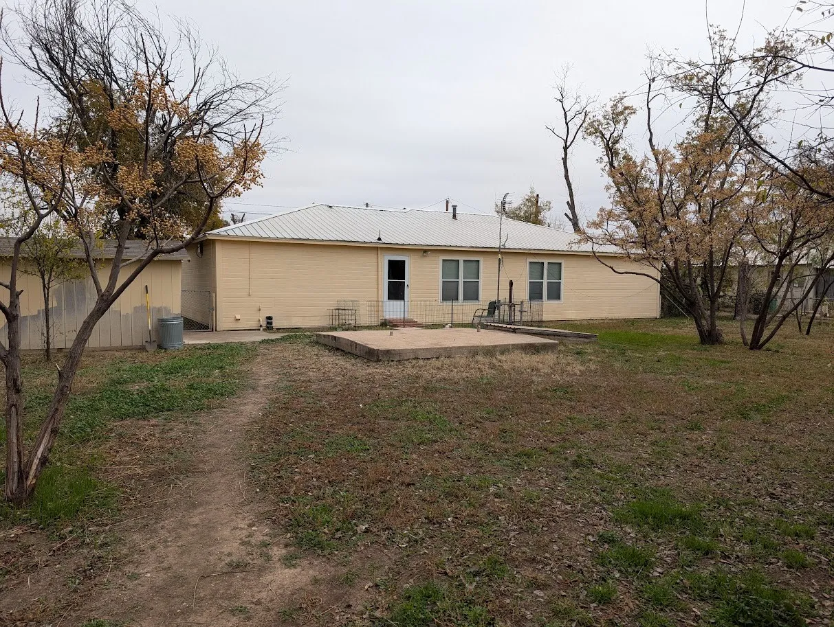 Single Family Residence For Sale in Tom Green County , 3223 Travis Street, San Angelo, Texas 76903, 3 Bedroom, 2 Bathroom, 1 Garage spaces, 1,632 Sqft, built in 1953, mls#21304517, Real Estate Agent in San Angelo, Homes For Sale in Tom Green county, Homes For Sale in San Angelo, Realtor in San Angelo Texas, Real Estate Brokerage Independent Realty Texas, Luminita Cordes Realtor
