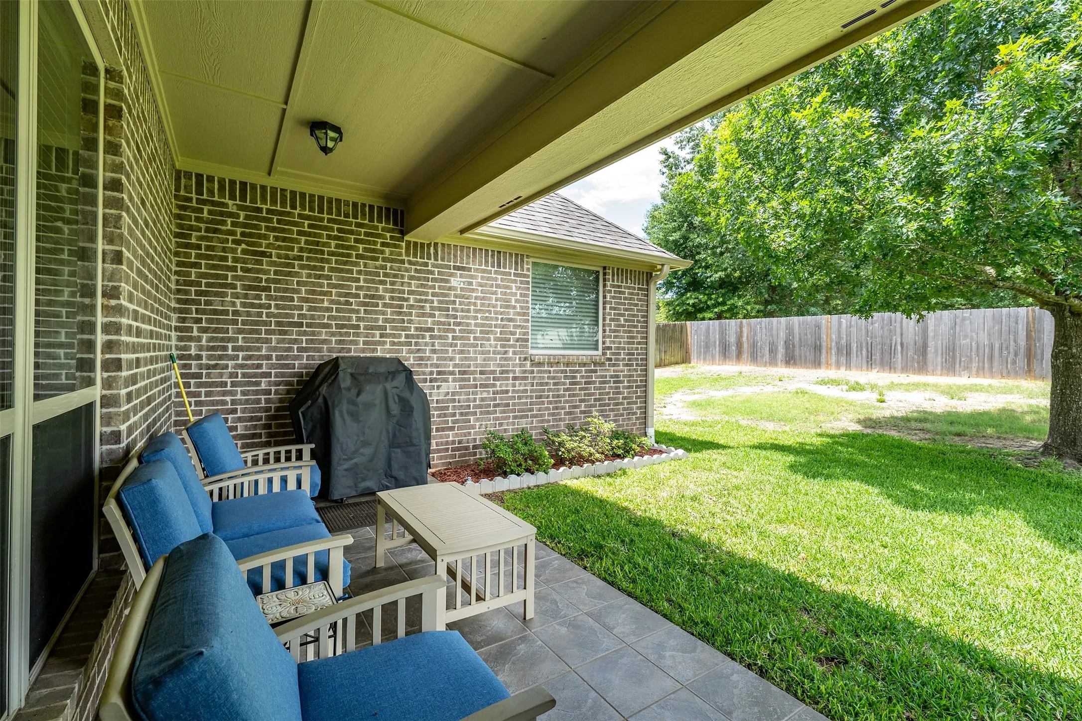 Single Family Residence For Sale in Smith County , 16532 Milwood, Tyler, Texas 75703, 3 Bedroom, 2 Bathroom, 2 Garage spaces, 1,962 Sqft, built in 2007, mls#21304503, Real Estate Agent in Tyler, Homes For Sale in Smith county, Homes For Sale in Tyler, Realtor in Tyler Texas, Real Estate Brokerage Independent Realty Texas, Luminita Cordes Realtor