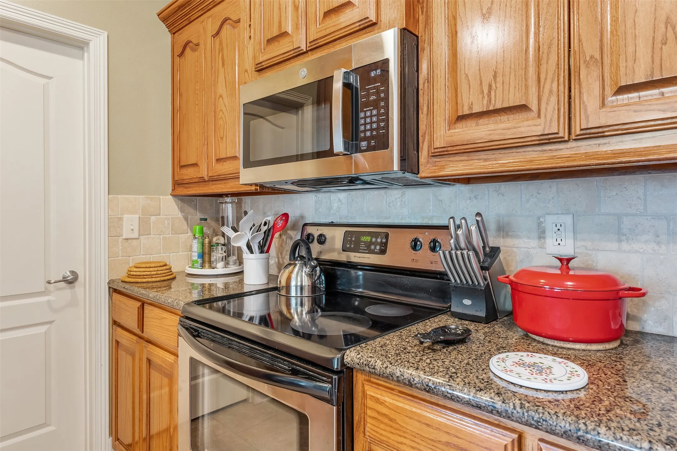 Single Family Residence For Sale in Smith County , 16532 Milwood, Tyler, Texas 75703, 3 Bedroom, 2 Bathroom, 2 Garage spaces, 1,962 Sqft, built in 2007, mls#21304503, Real Estate Agent in Tyler, Homes For Sale in Smith county, Homes For Sale in Tyler, Realtor in Tyler Texas, Real Estate Brokerage Independent Realty Texas, Luminita Cordes Realtor