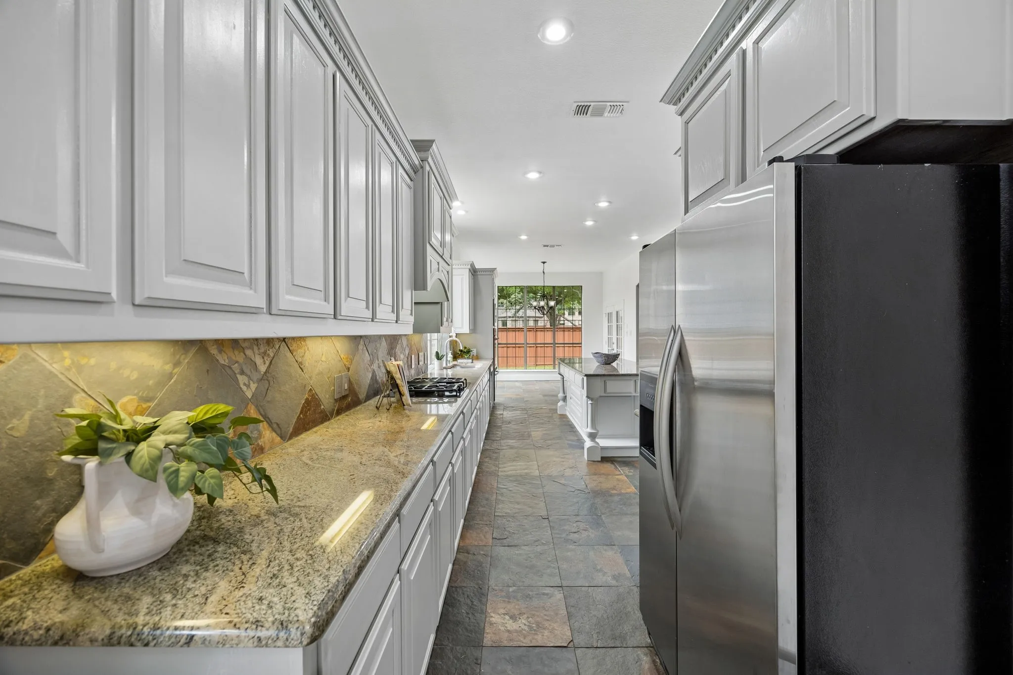 Single Family Residence For Sale in Collin County , 8709 Herns Meadow Lane, Mc Kinney, Texas 75071, 4 Bedroom, 4 Bathroom, 2 Garage spaces, 3,517 Sqft, built in 2005, mls#21303367, Real Estate Agent in Mc Kinney, Homes For Sale in Collin county, Homes For Sale in Mc Kinney, Realtor in Mc Kinney Texas, Real Estate Brokerage Independent Realty Texas, Luminita Cordes Realtor