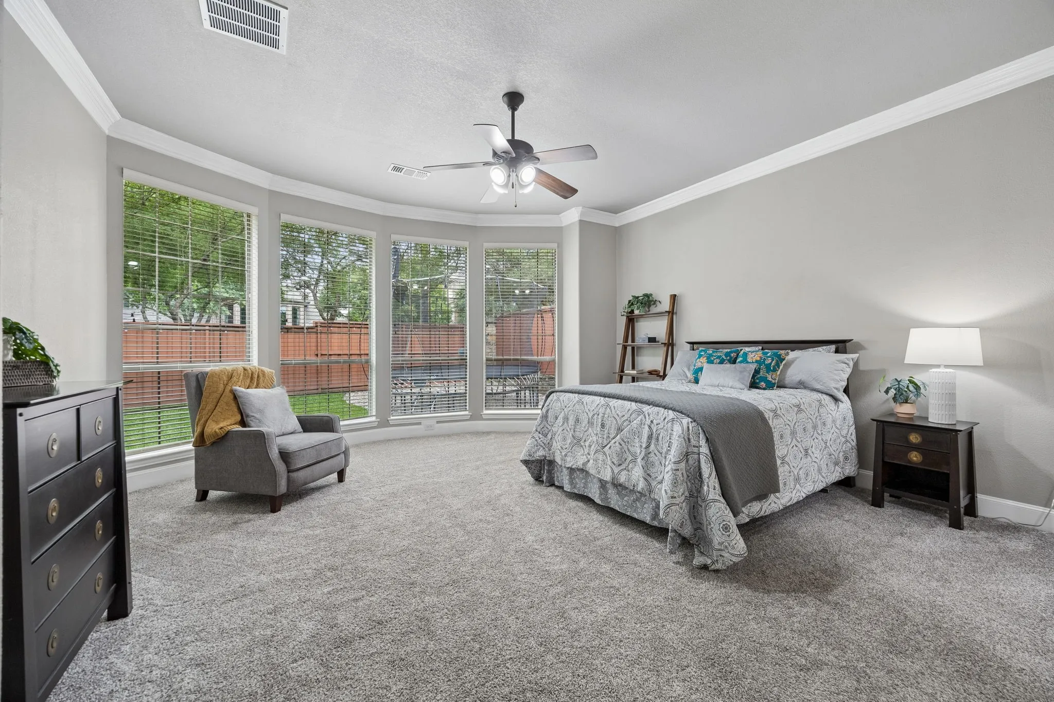 Single Family Residence For Sale in Collin County , 8709 Herns Meadow Lane, Mc Kinney, Texas 75071, 4 Bedroom, 4 Bathroom, 2 Garage spaces, 3,517 Sqft, built in 2005, mls#21303367, Real Estate Agent in Mc Kinney, Homes For Sale in Collin county, Homes For Sale in Mc Kinney, Realtor in Mc Kinney Texas, Real Estate Brokerage Independent Realty Texas, Luminita Cordes Realtor