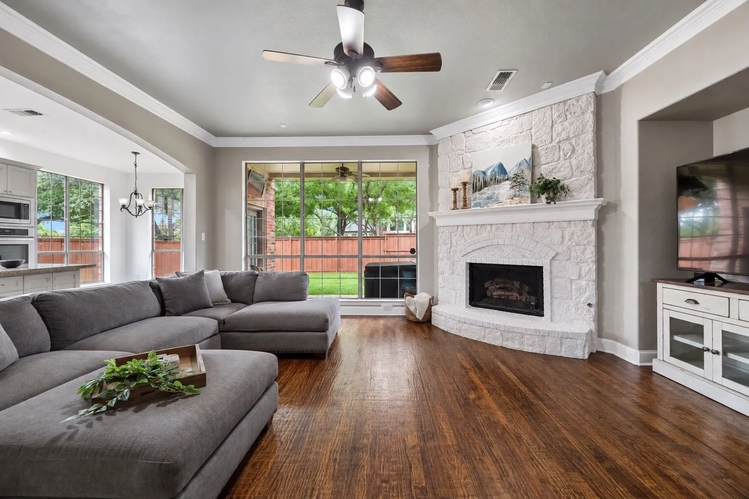 Single Family Residence For Sale in Collin County , 8709 Herns Meadow Lane, Mc Kinney, Texas 75071, 4 Bedroom, 4 Bathroom, 2 Garage spaces, 3,517 Sqft, built in 2005, mls#21303367, Real Estate Agent in Mc Kinney, Homes For Sale in Collin county, Homes For Sale in Mc Kinney, Realtor in Mc Kinney Texas, Real Estate Brokerage Independent Realty Texas, Luminita Cordes Realtor