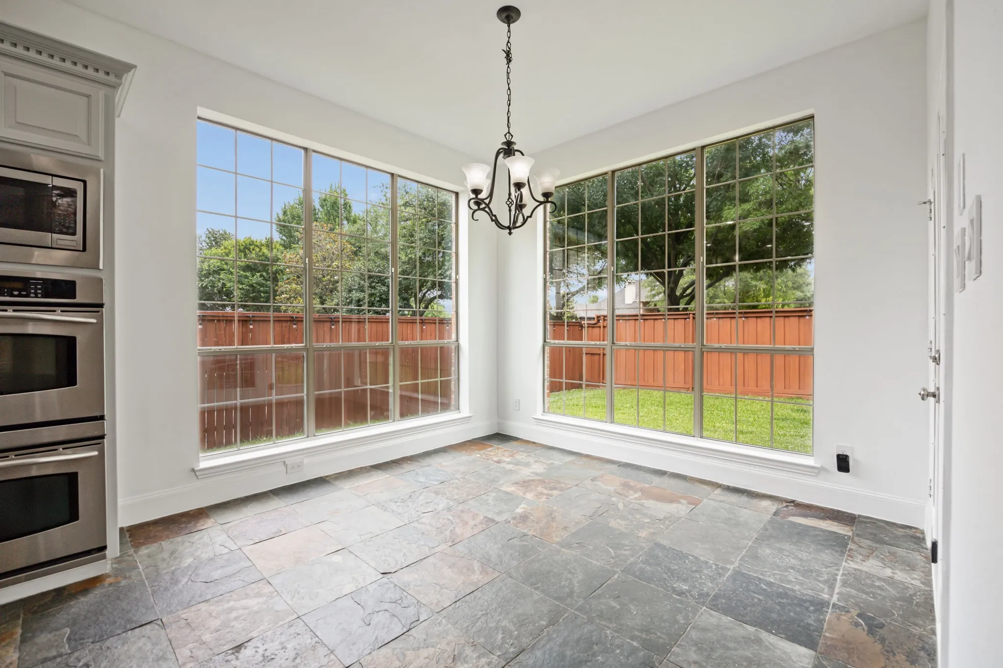 Single Family Residence For Sale in Collin County , 8709 Herns Meadow Lane, Mc Kinney, Texas 75071, 4 Bedroom, 4 Bathroom, 2 Garage spaces, 3,517 Sqft, built in 2005, mls#21303367, Real Estate Agent in Mc Kinney, Homes For Sale in Collin county, Homes For Sale in Mc Kinney, Realtor in Mc Kinney Texas, Real Estate Brokerage Independent Realty Texas, Luminita Cordes Realtor