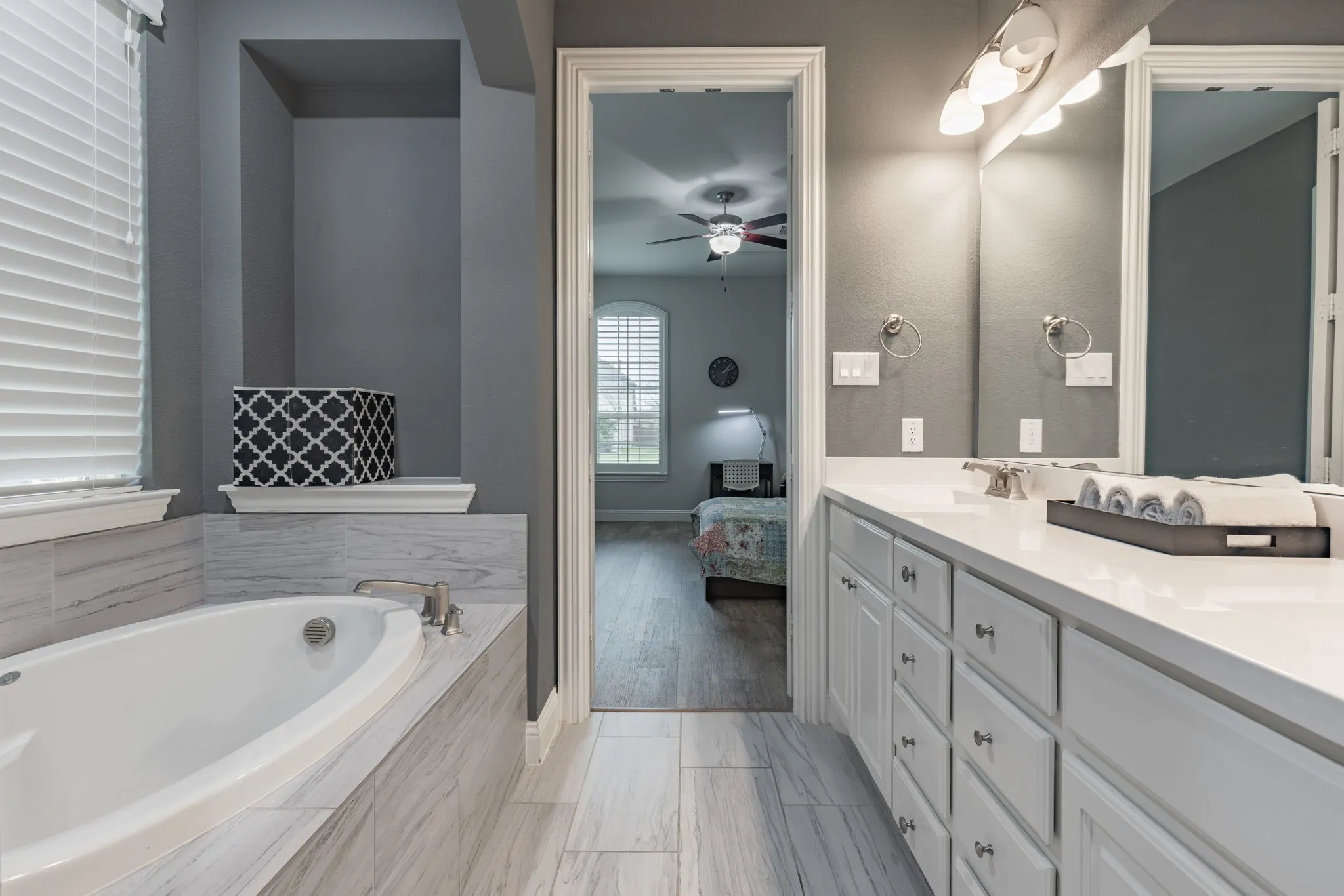 Single Family Residence For Sale in Collin County , 12163 Curry Creek Drive, Frisco, Texas 75035, 4 Bedroom, 3 Bathroom, 2 Garage spaces, 3,035 Sqft, built in 2017, mls#21303910, Real Estate Agent in Frisco, Homes For Sale in Collin county, Homes For Sale in Frisco, Realtor in Frisco Texas, Real Estate Brokerage Independent Realty Texas, Luminita Cordes Realtor