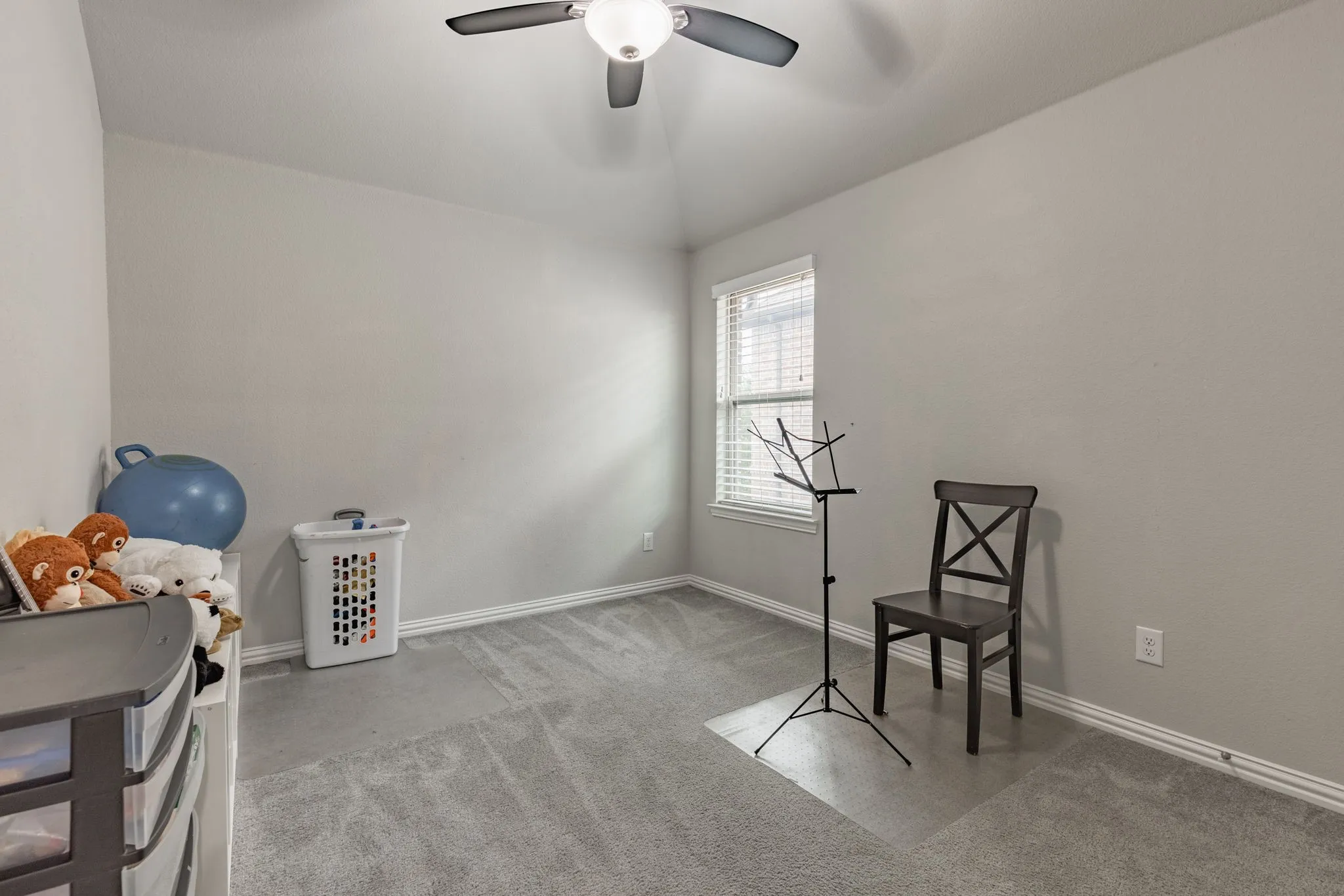 Single Family Residence For Sale in Collin County , 12163 Curry Creek Drive, Frisco, Texas 75035, 4 Bedroom, 3 Bathroom, 2 Garage spaces, 3,035 Sqft, built in 2017, mls#21303910, Real Estate Agent in Frisco, Homes For Sale in Collin county, Homes For Sale in Frisco, Realtor in Frisco Texas, Real Estate Brokerage Independent Realty Texas, Luminita Cordes Realtor