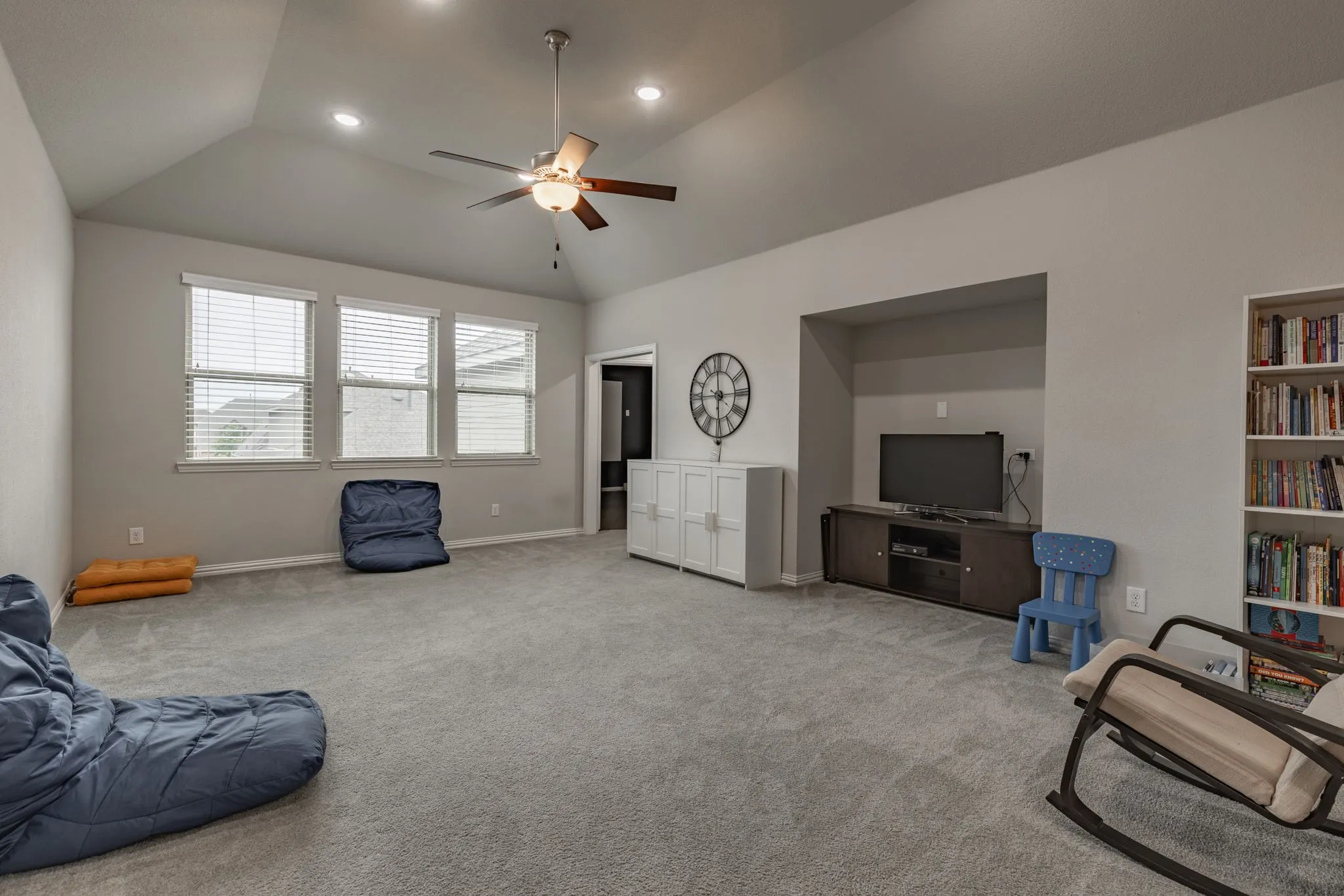 Single Family Residence For Sale in Collin County , 12163 Curry Creek Drive, Frisco, Texas 75035, 4 Bedroom, 3 Bathroom, 2 Garage spaces, 3,035 Sqft, built in 2017, mls#21303910, Real Estate Agent in Frisco, Homes For Sale in Collin county, Homes For Sale in Frisco, Realtor in Frisco Texas, Real Estate Brokerage Independent Realty Texas, Luminita Cordes Realtor