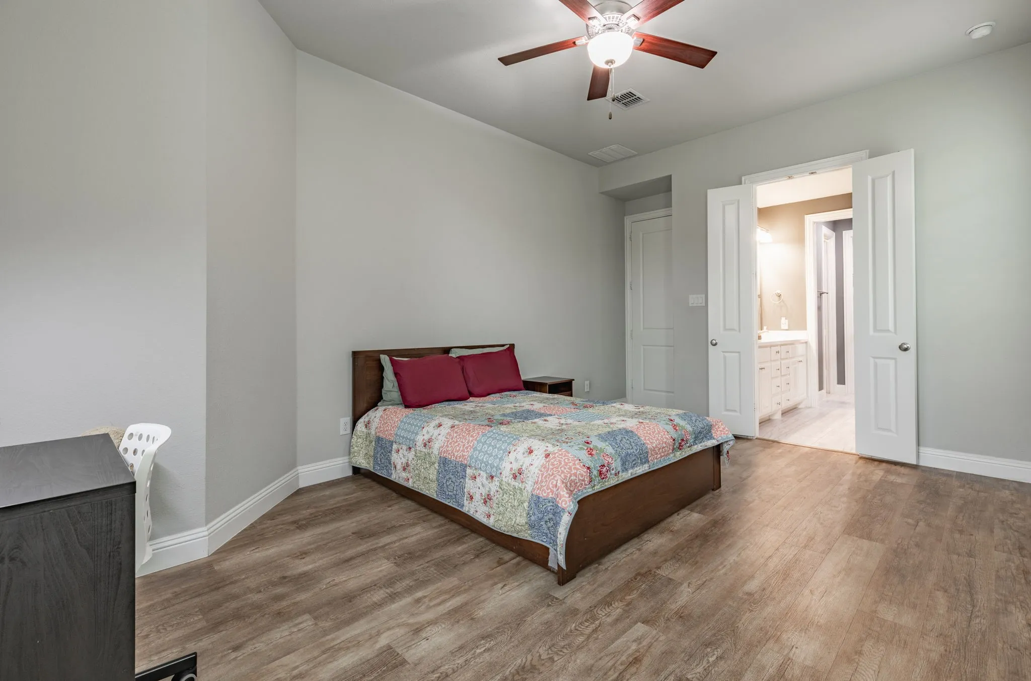 Single Family Residence For Sale in Collin County , 12163 Curry Creek Drive, Frisco, Texas 75035, 4 Bedroom, 3 Bathroom, 2 Garage spaces, 3,035 Sqft, built in 2017, mls#21303910, Real Estate Agent in Frisco, Homes For Sale in Collin county, Homes For Sale in Frisco, Realtor in Frisco Texas, Real Estate Brokerage Independent Realty Texas, Luminita Cordes Realtor