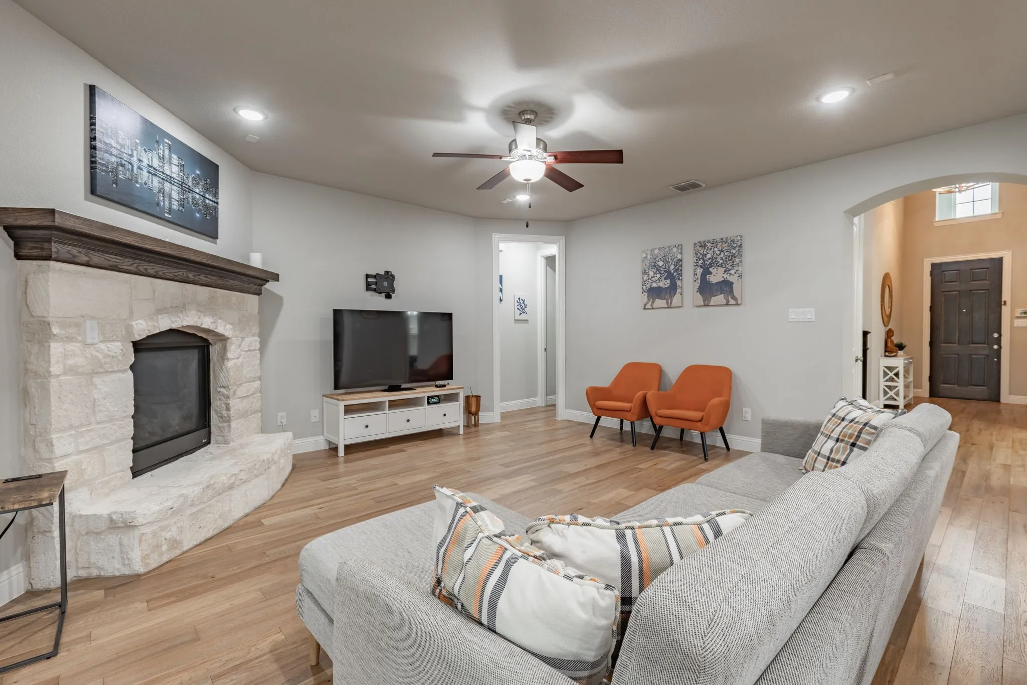 Single Family Residence For Sale in Collin County , 12163 Curry Creek Drive, Frisco, Texas 75035, 4 Bedroom, 3 Bathroom, 2 Garage spaces, 3,035 Sqft, built in 2017, mls#21303910, Real Estate Agent in Frisco, Homes For Sale in Collin county, Homes For Sale in Frisco, Realtor in Frisco Texas, Real Estate Brokerage Independent Realty Texas, Luminita Cordes Realtor