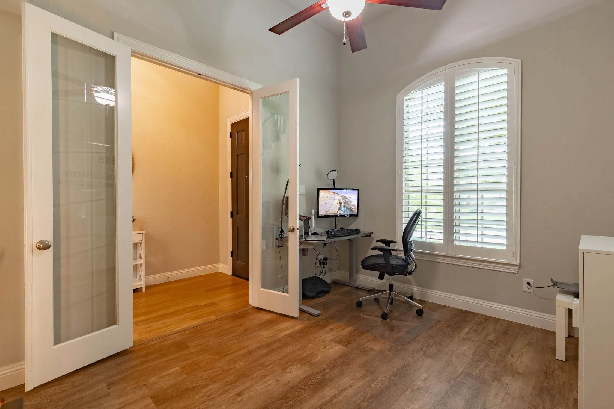 Single Family Residence For Sale in Collin County , 12163 Curry Creek Drive, Frisco, Texas 75035, 4 Bedroom, 3 Bathroom, 2 Garage spaces, 3,035 Sqft, built in 2017, mls#21303910, Real Estate Agent in Frisco, Homes For Sale in Collin county, Homes For Sale in Frisco, Realtor in Frisco Texas, Real Estate Brokerage Independent Realty Texas, Luminita Cordes Realtor