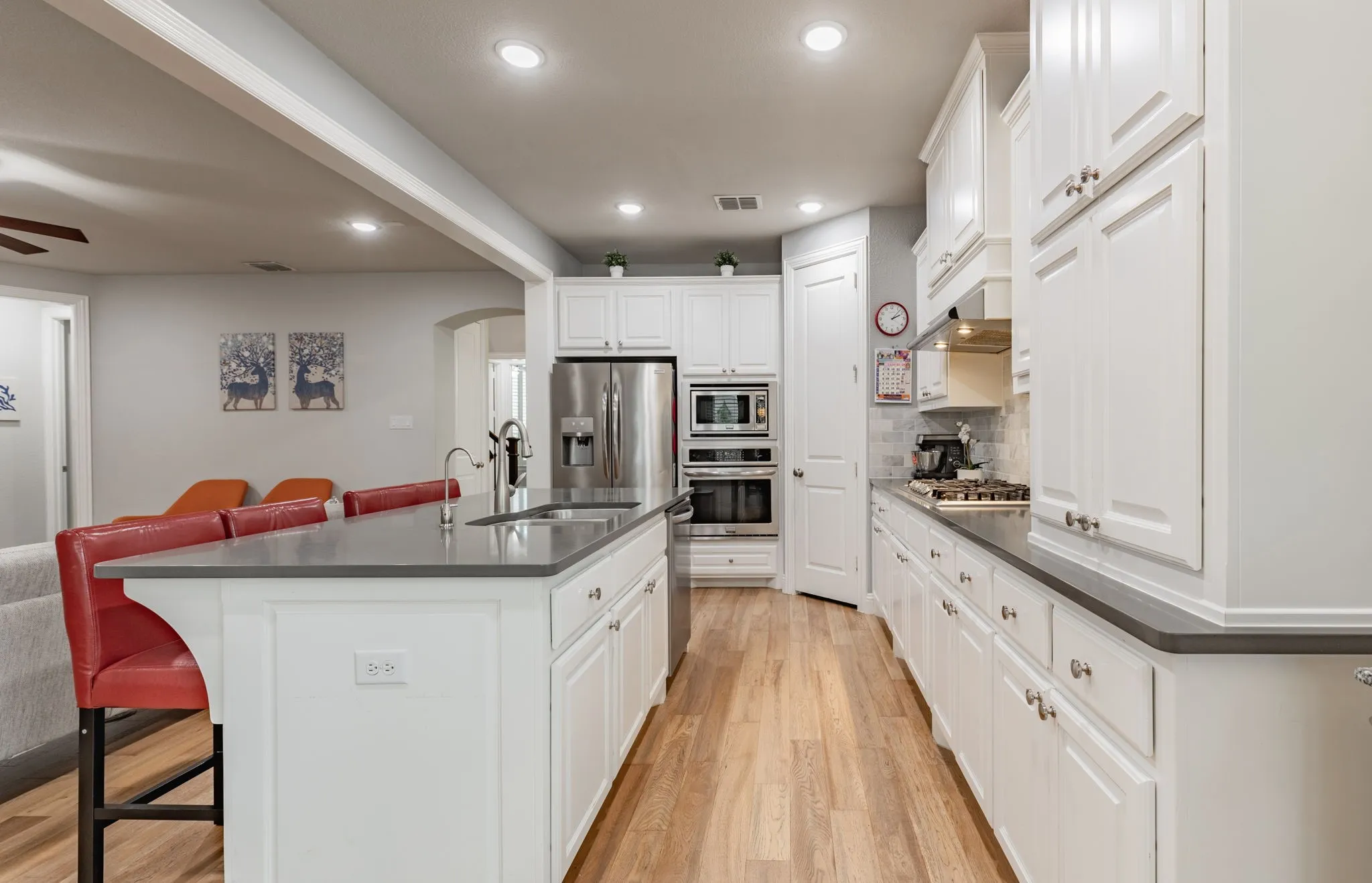 Single Family Residence For Sale in Collin County , 12163 Curry Creek Drive, Frisco, Texas 75035, 4 Bedroom, 3 Bathroom, 2 Garage spaces, 3,035 Sqft, built in 2017, mls#21303910, Real Estate Agent in Frisco, Homes For Sale in Collin county, Homes For Sale in Frisco, Realtor in Frisco Texas, Real Estate Brokerage Independent Realty Texas, Luminita Cordes Realtor