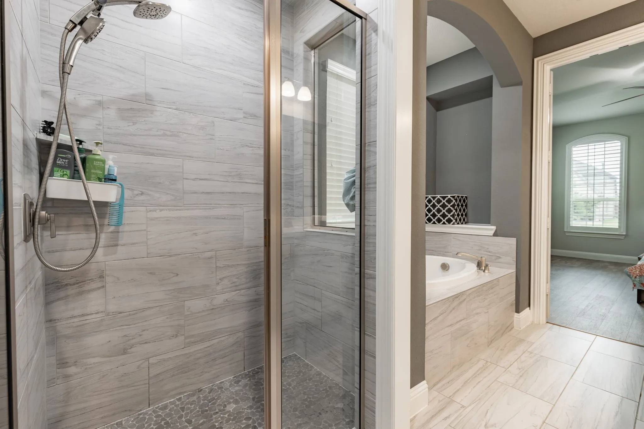 Single Family Residence For Sale in Collin County , 12163 Curry Creek Drive, Frisco, Texas 75035, 4 Bedroom, 3 Bathroom, 2 Garage spaces, 3,035 Sqft, built in 2017, mls#21303910, Real Estate Agent in Frisco, Homes For Sale in Collin county, Homes For Sale in Frisco, Realtor in Frisco Texas, Real Estate Brokerage Independent Realty Texas, Luminita Cordes Realtor