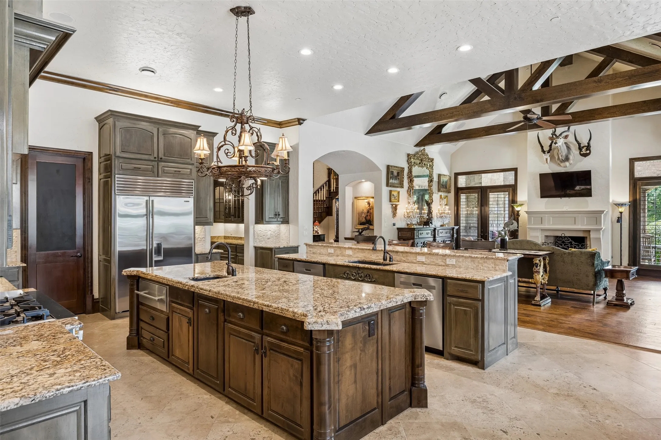 Single Family Residence For Sale in Tarrant County , 5804 Chalford Common, Colleyville, Texas 76034, 5 Bedroom, 8 Bathroom, 4 Garage spaces, 7,912 Sqft, built in 2008, mls#21303085, Real Estate Agent in Colleyville, Homes For Sale in Tarrant county, Homes For Sale in Colleyville, Realtor in Colleyville Texas, Real Estate Brokerage Independent Realty Texas, Luminita Cordes Realtor